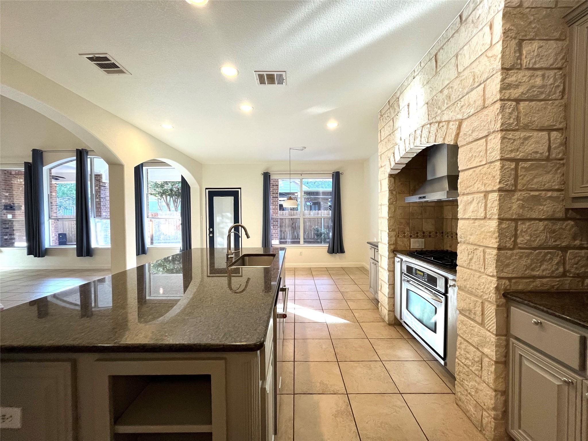 3004 Edgecreek Pl Property Photo 9