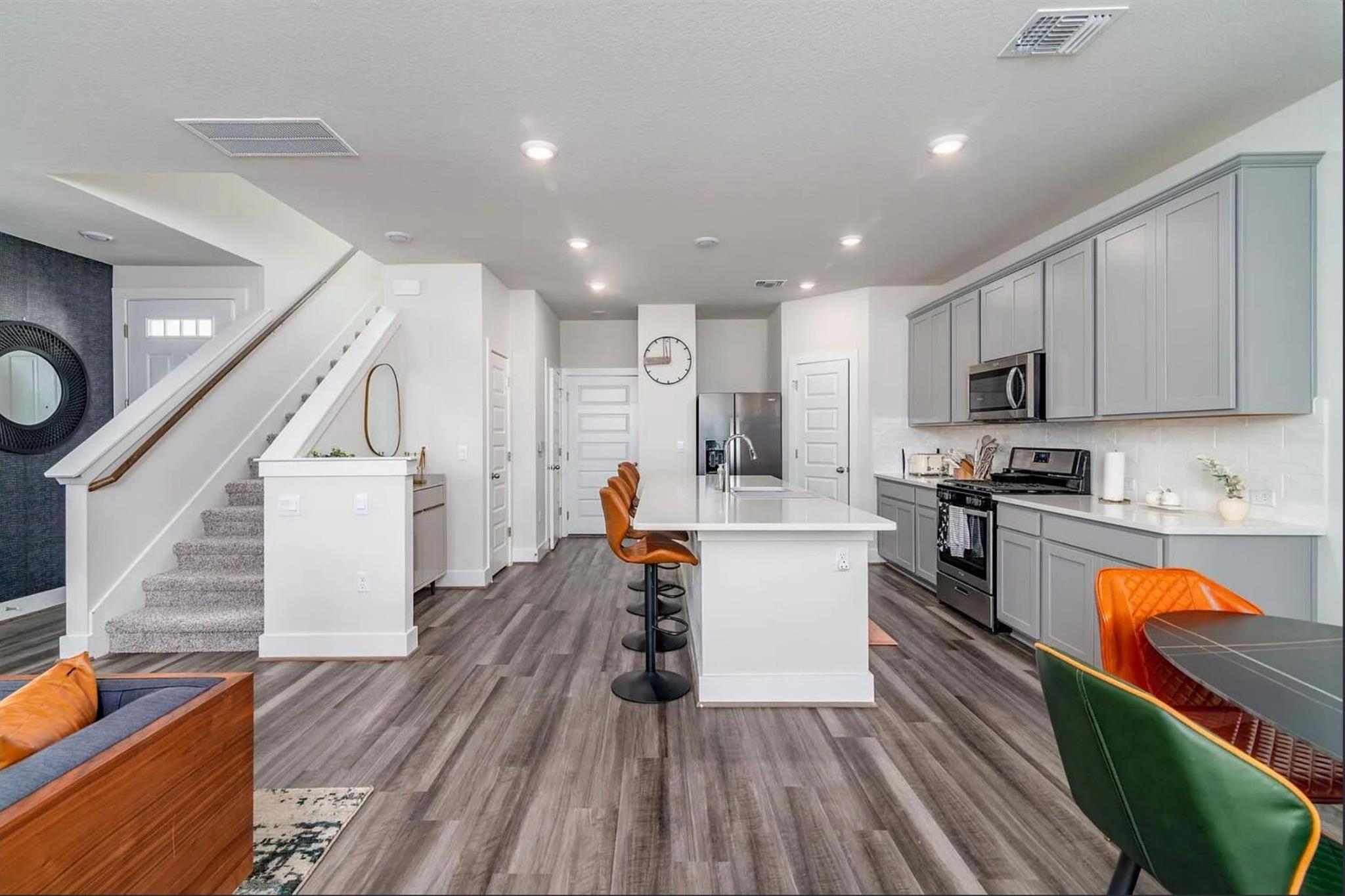 7501 Travertine Spring Dr Property Photo 7
