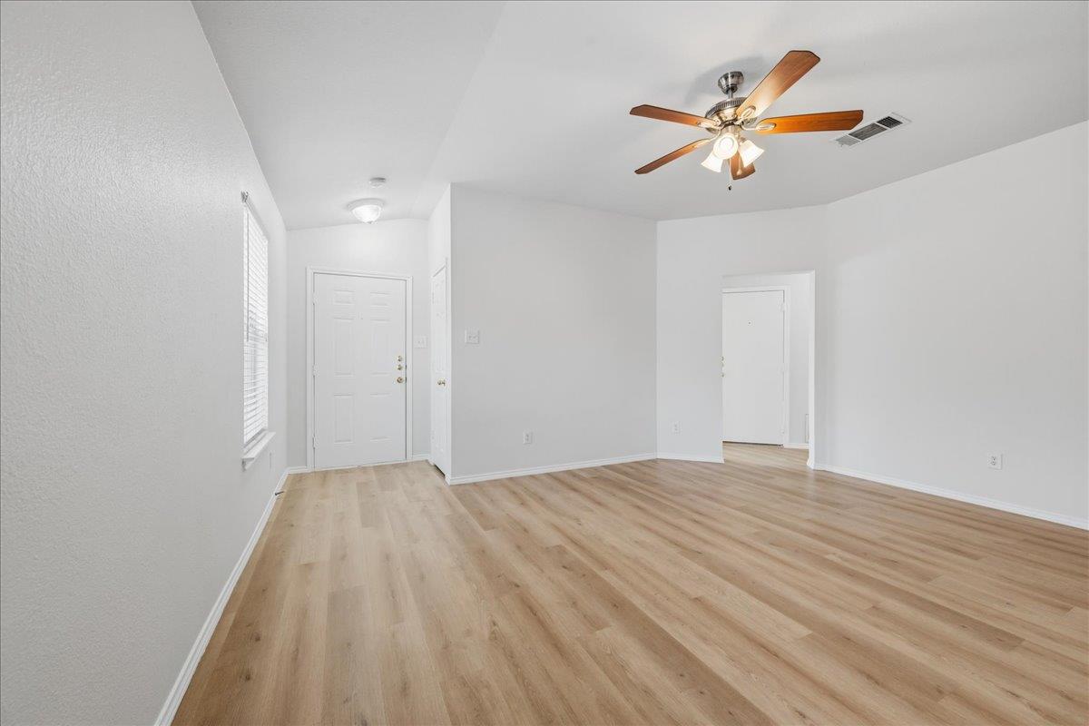 1118 Remington Dr Property Photo 6