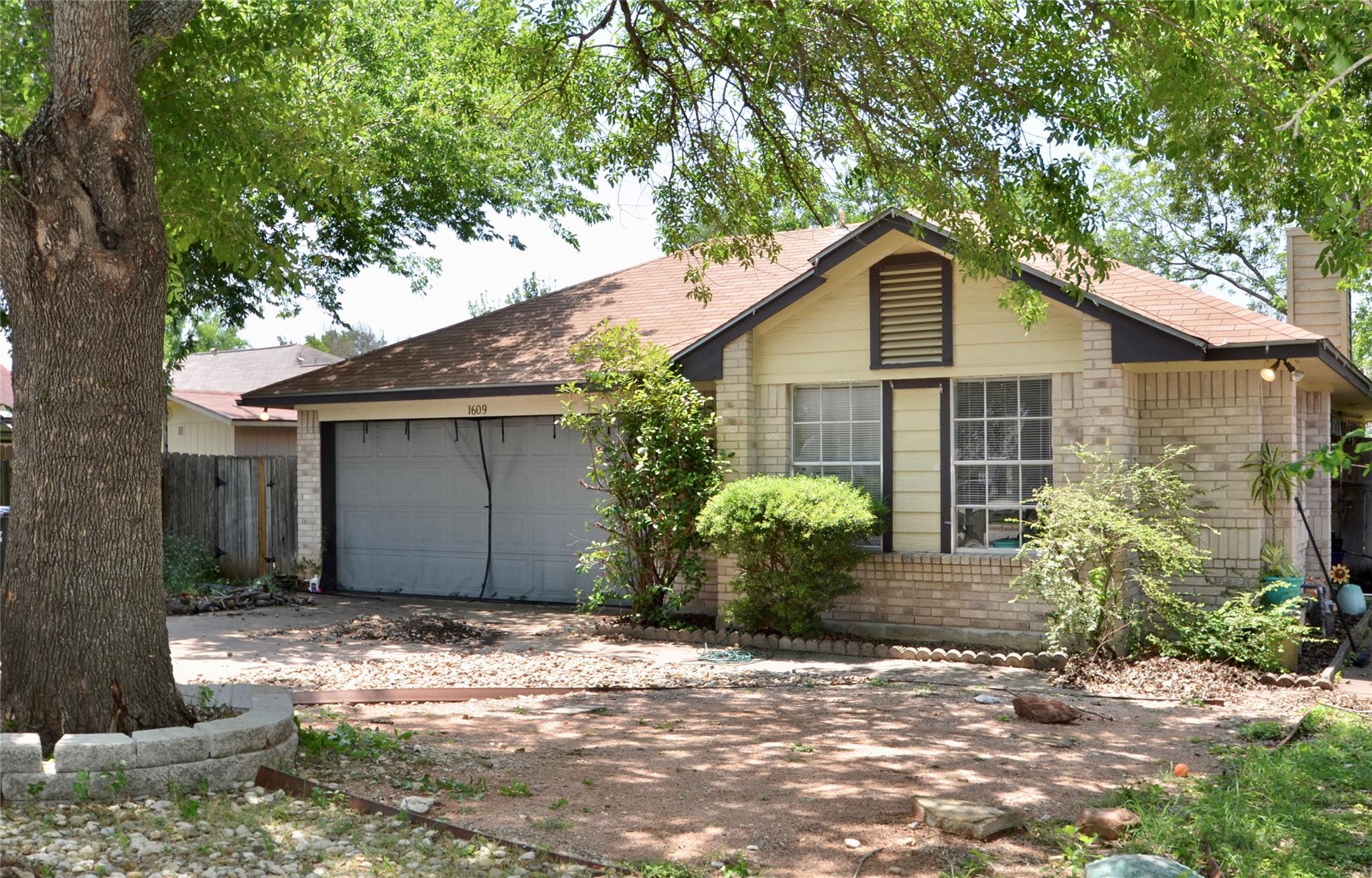 1609 Greening Way Property Photo