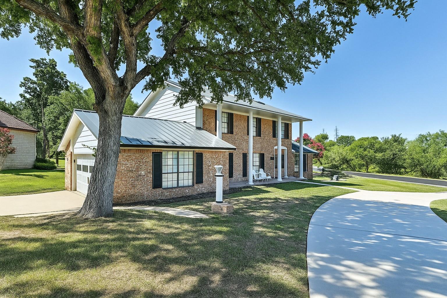 608 Sombrero Dr Property Photo 1