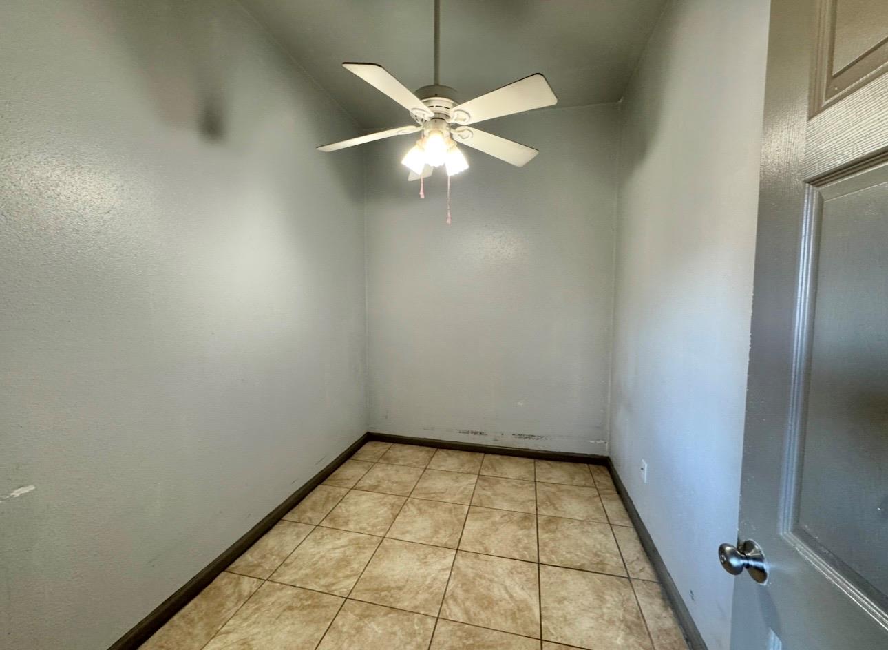 205 S Main St #a Property Photo 6