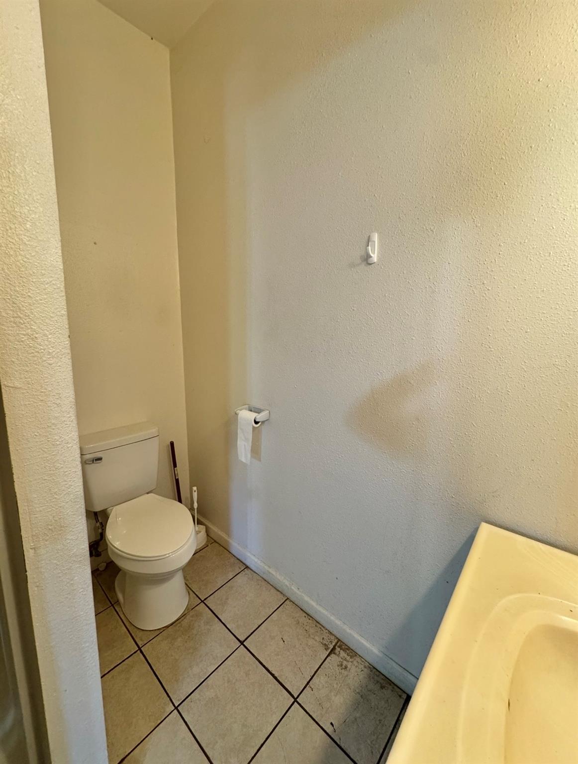205 S Main St #a Property Photo 12