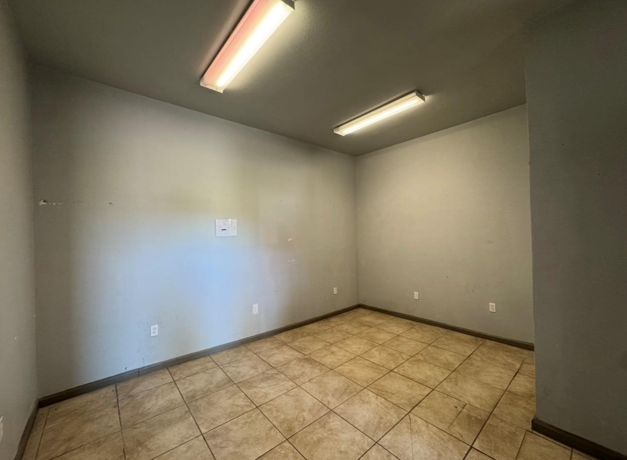 205 S Main St #a Property Photo 14
