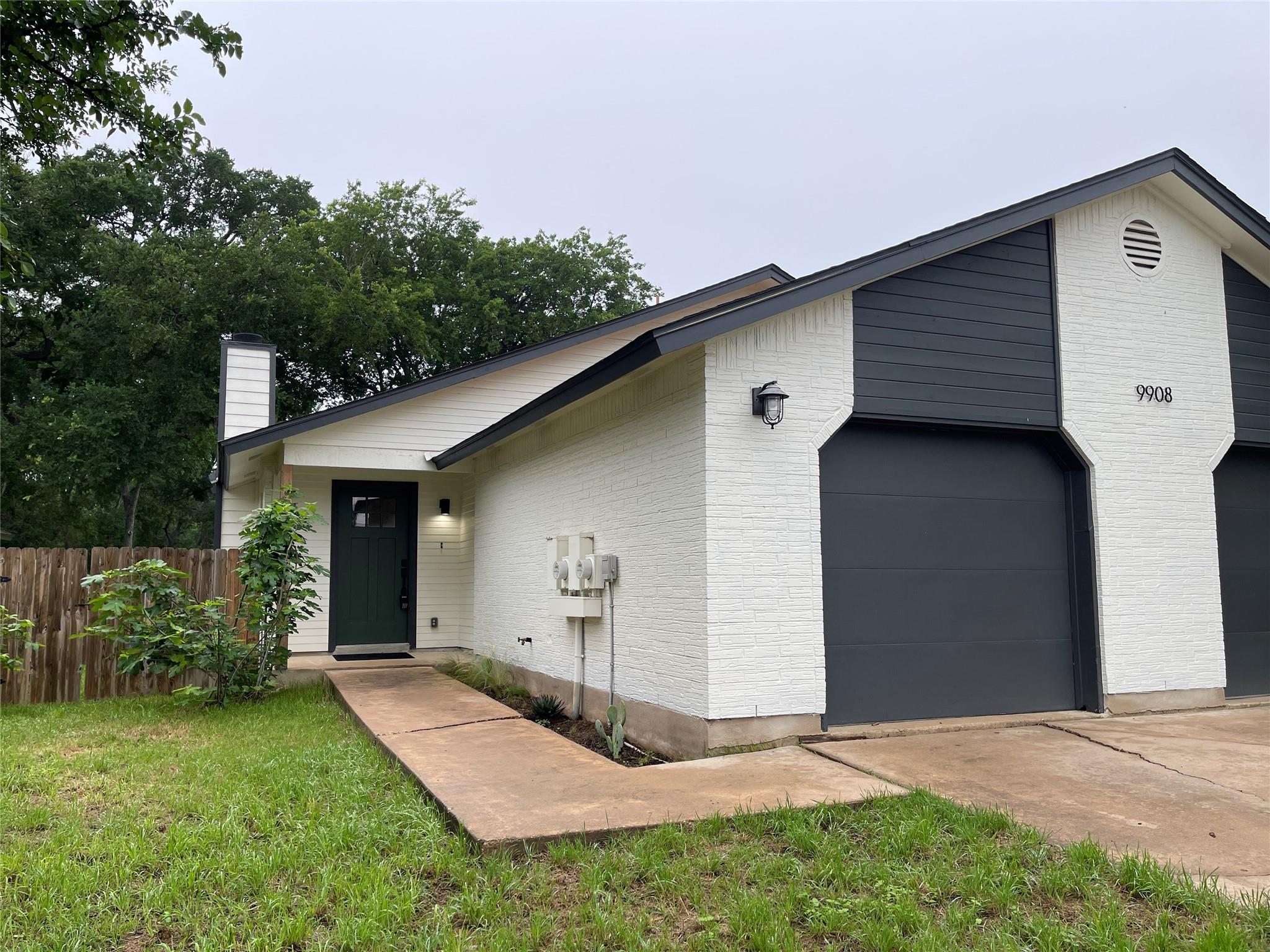 9908 Brasher Dr #b Property Photo 1