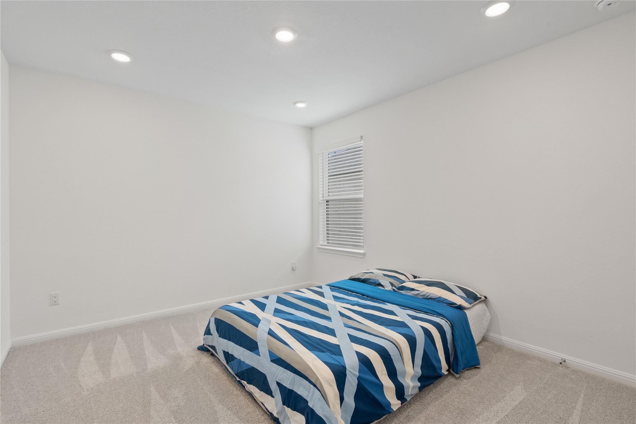 708 Leeward Pass Property Photo 33