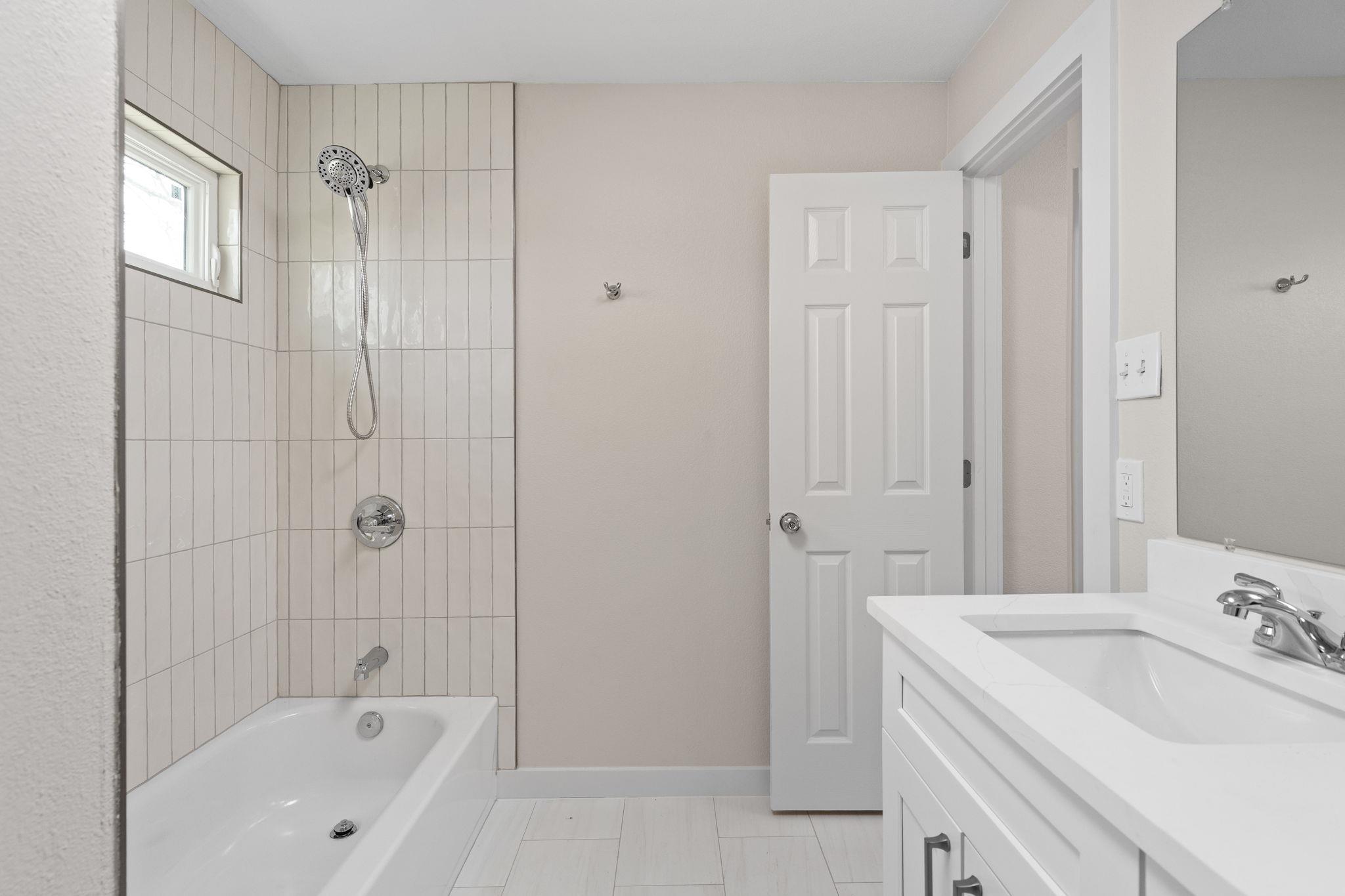 11116 Jim Thorpe Ln Property Photo 19