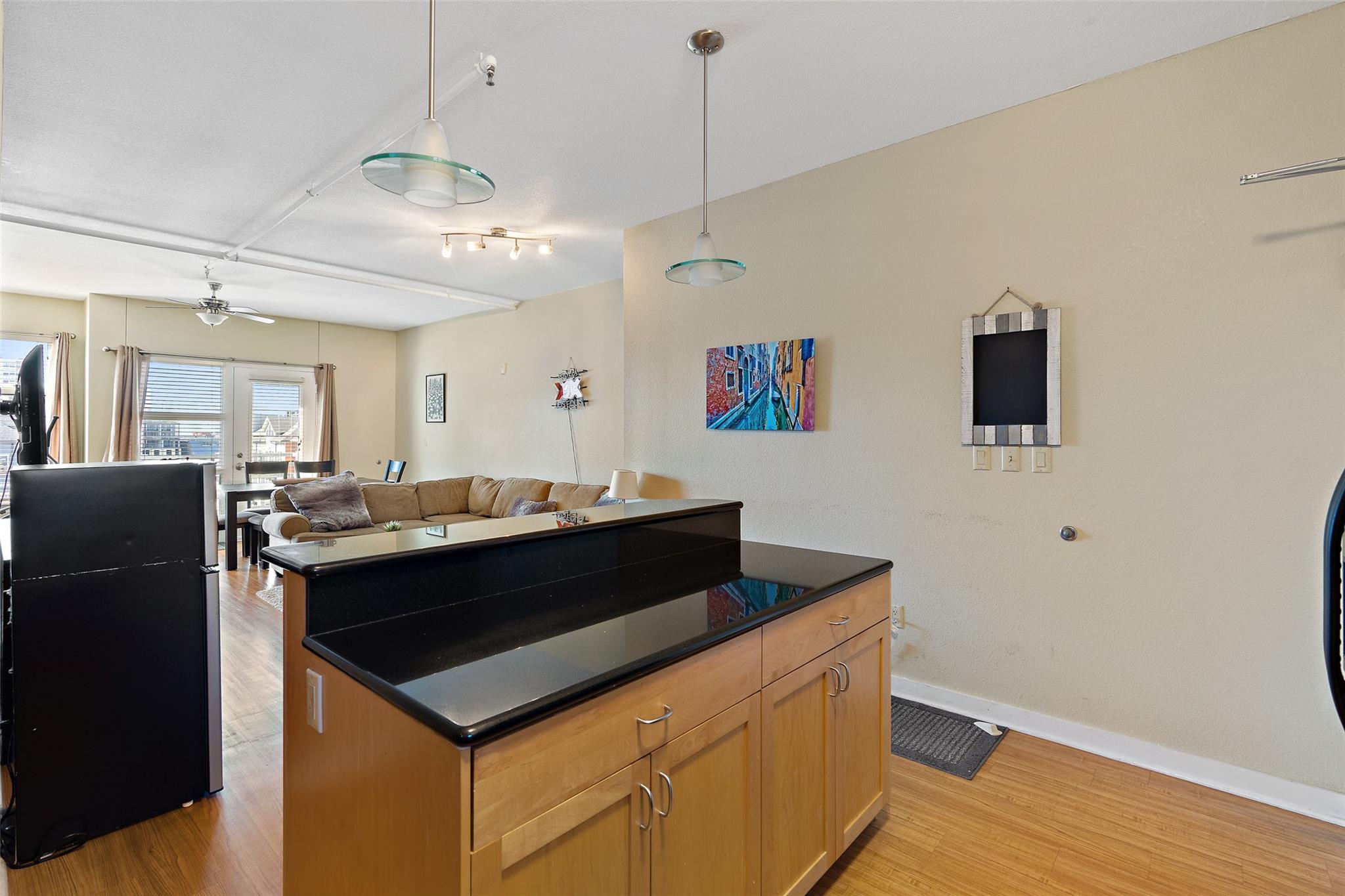 711 W 26th St #307 Property Photo 10