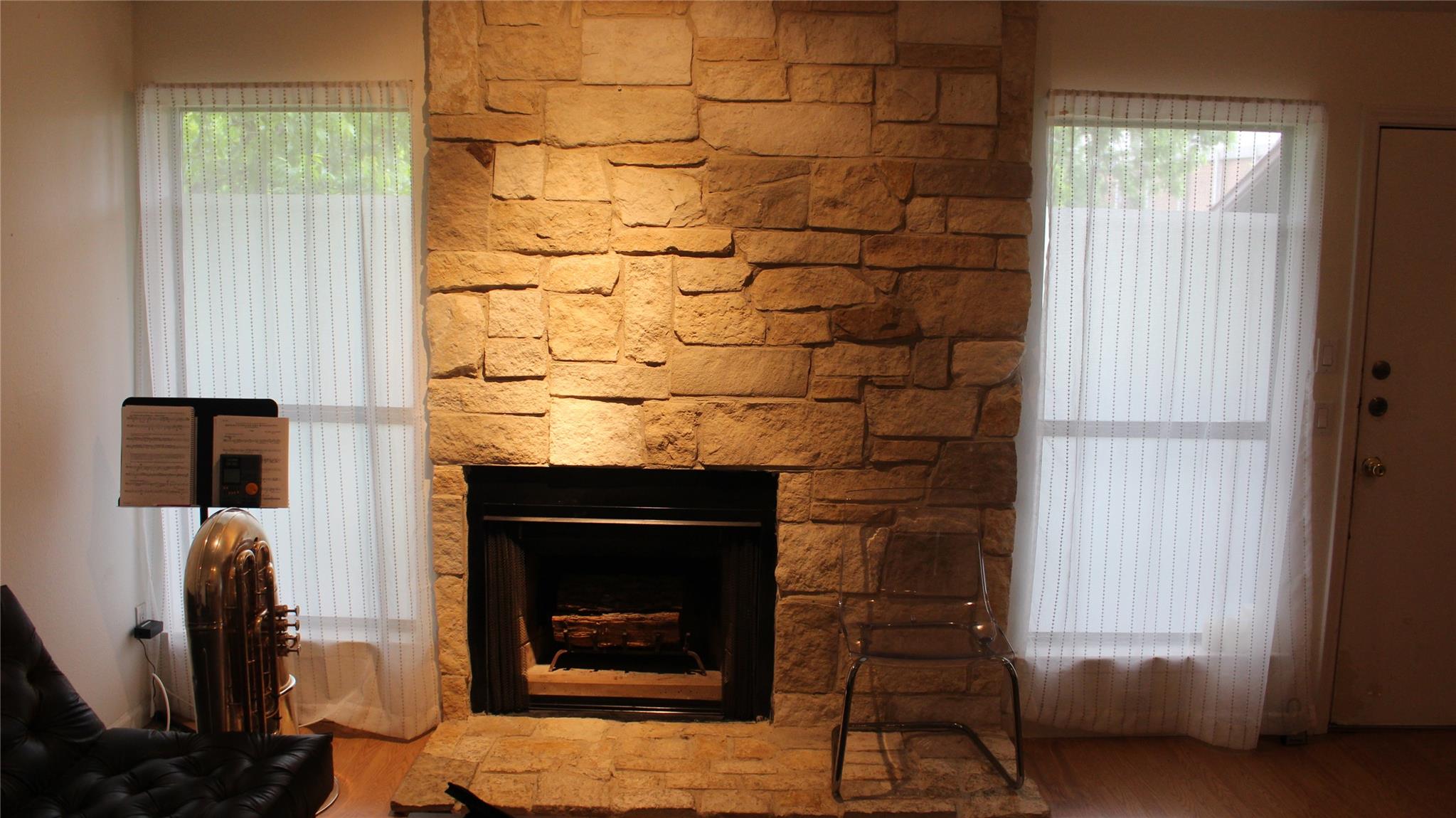 612 Park Pl #302 Property Photo 2