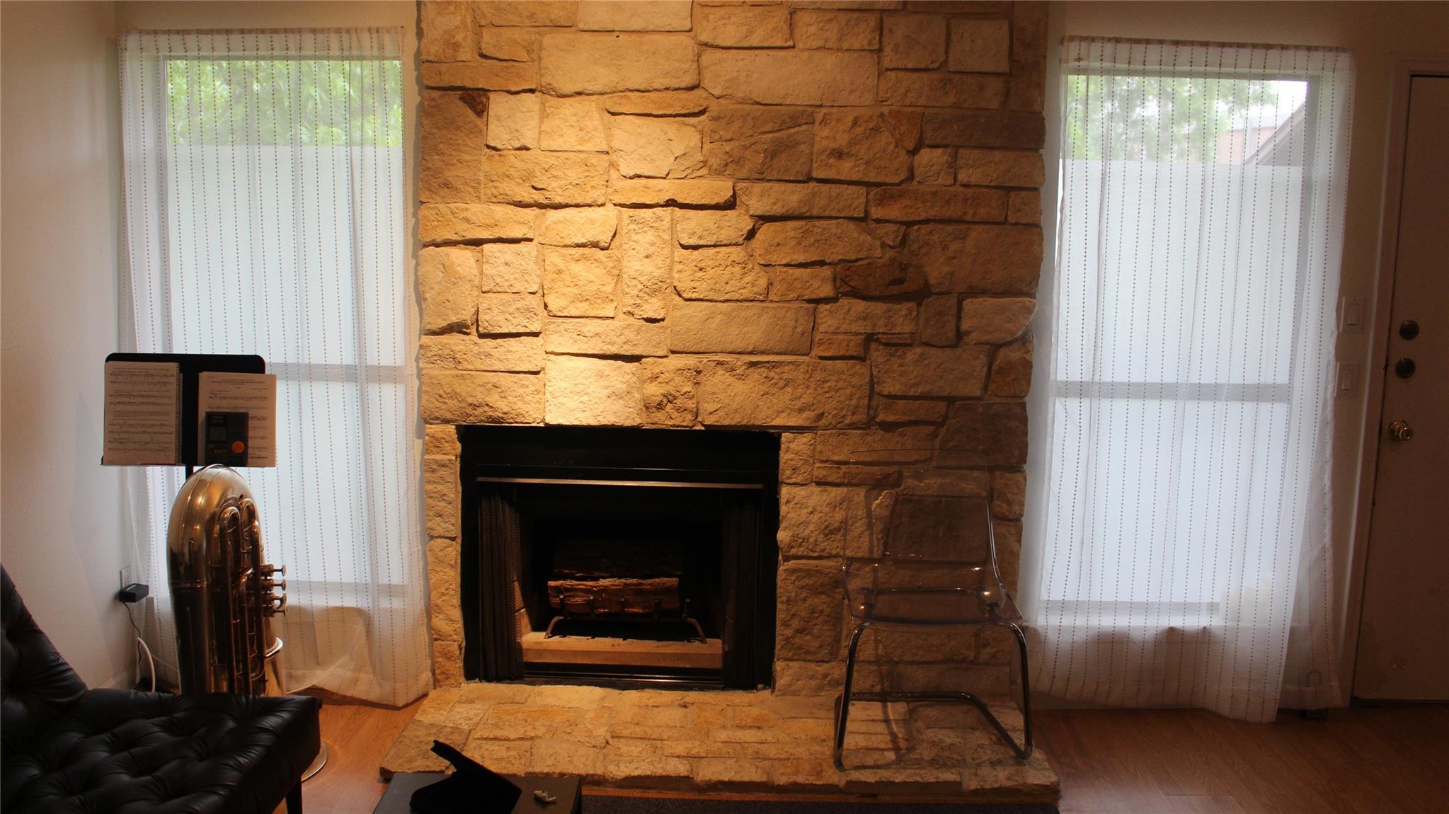 612 Park Pl #302 Property Photo 3