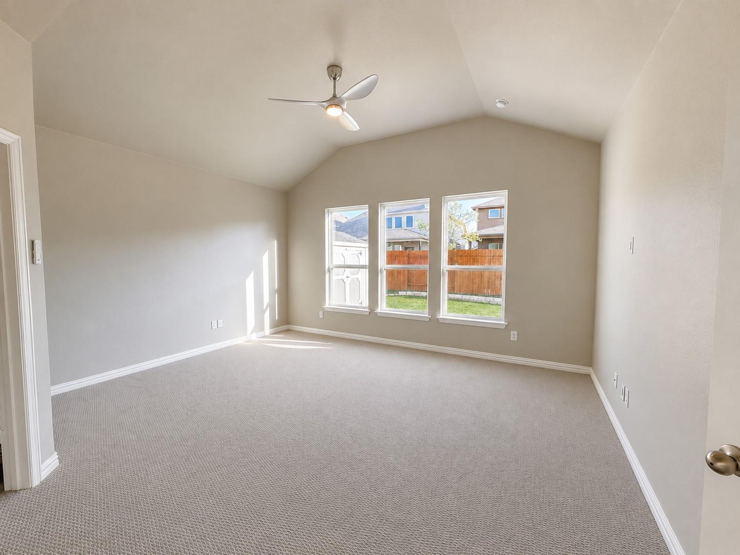 604 Vista Gardens Dr Property Photo 9