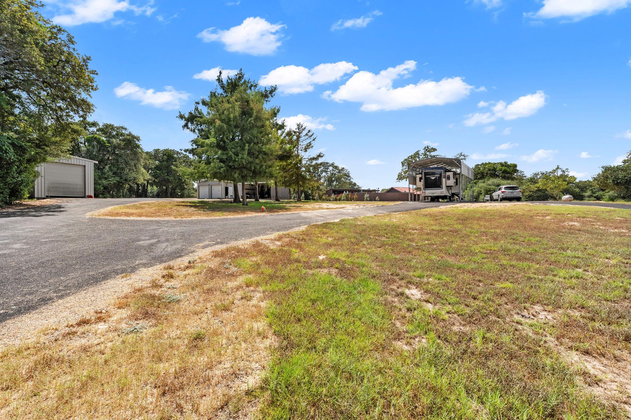 206 22 Hills Rd Property Photo 2