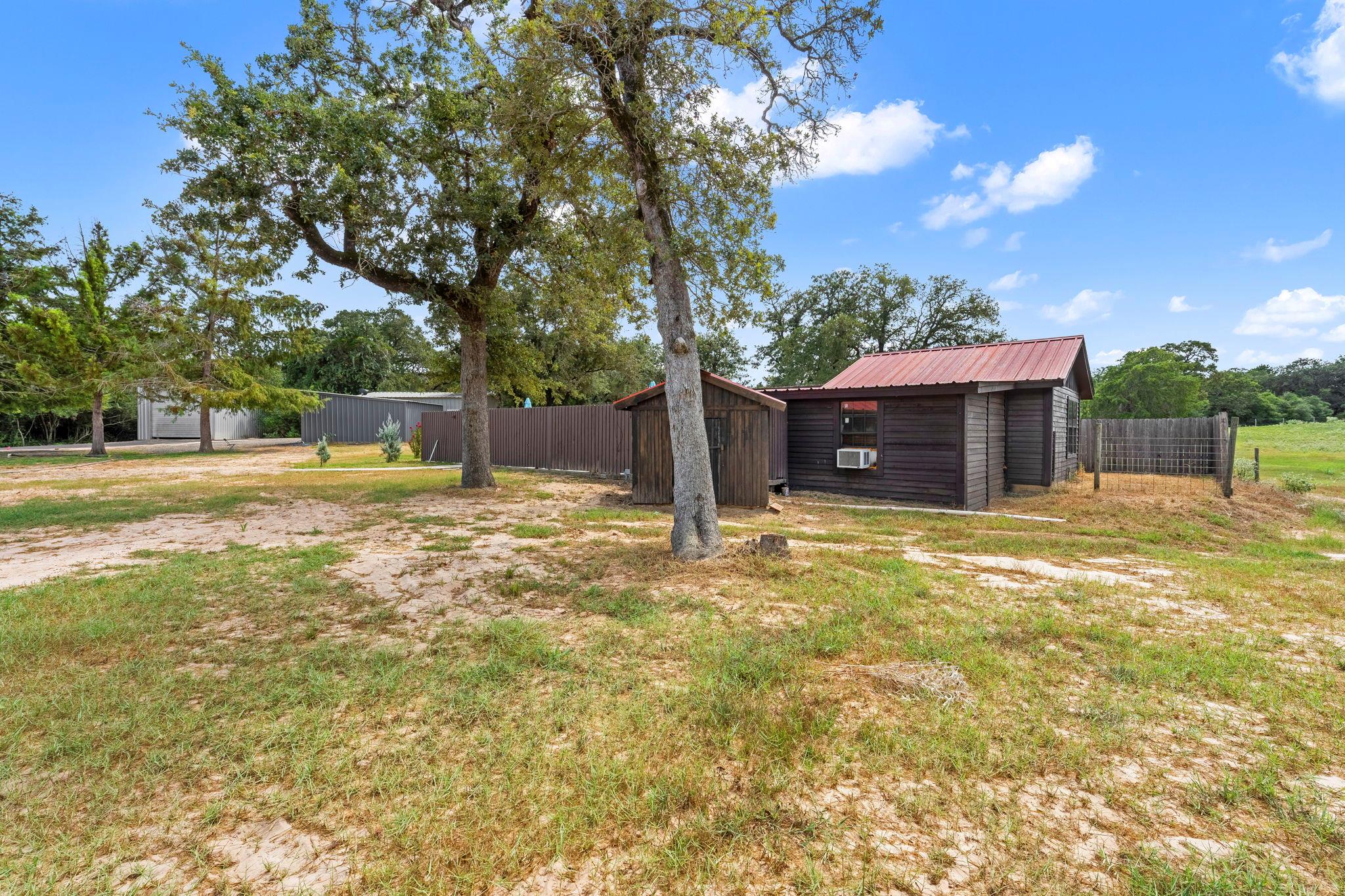 206 22 Hills Rd Property Photo 3