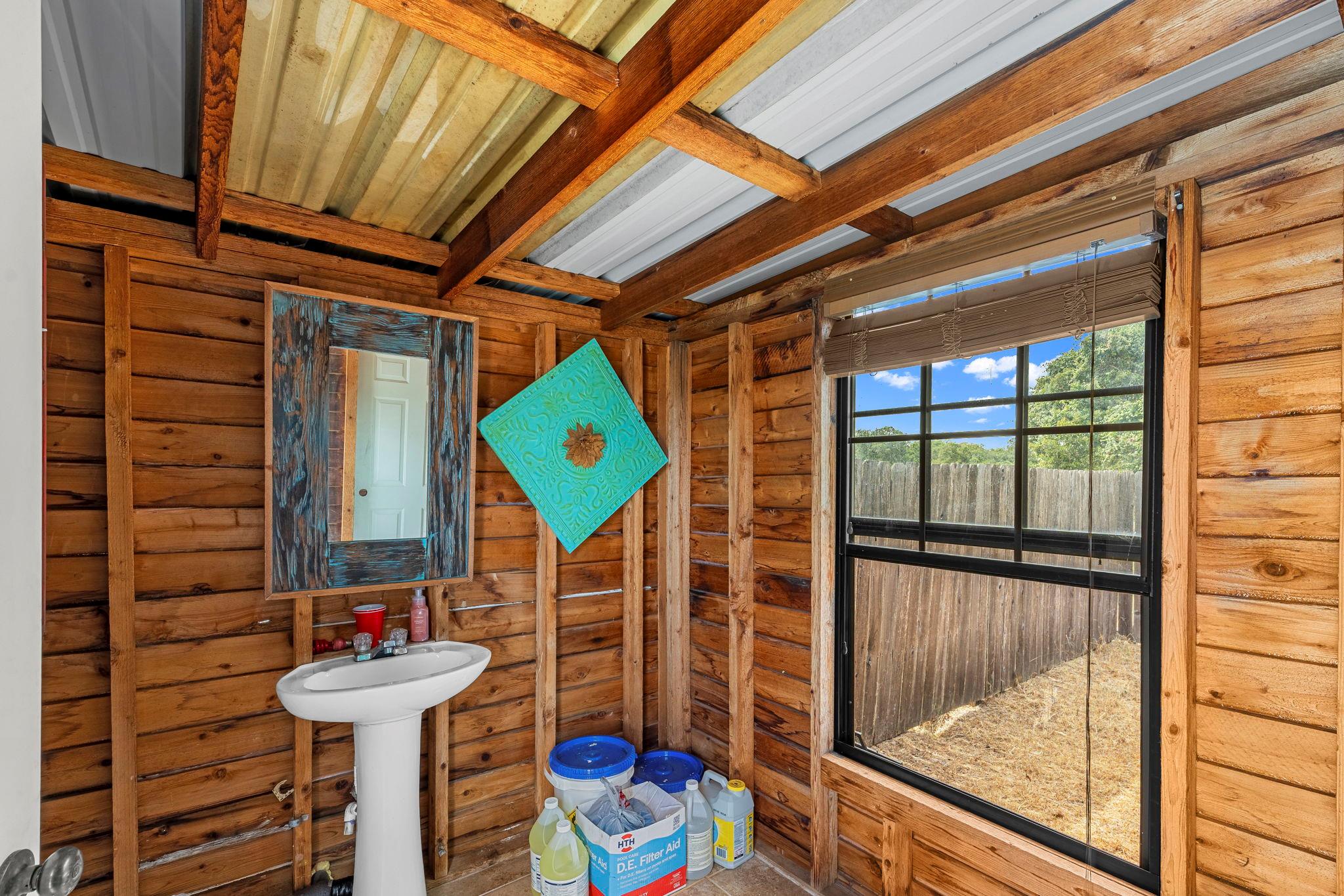 206 22 Hills Rd Property Photo 6