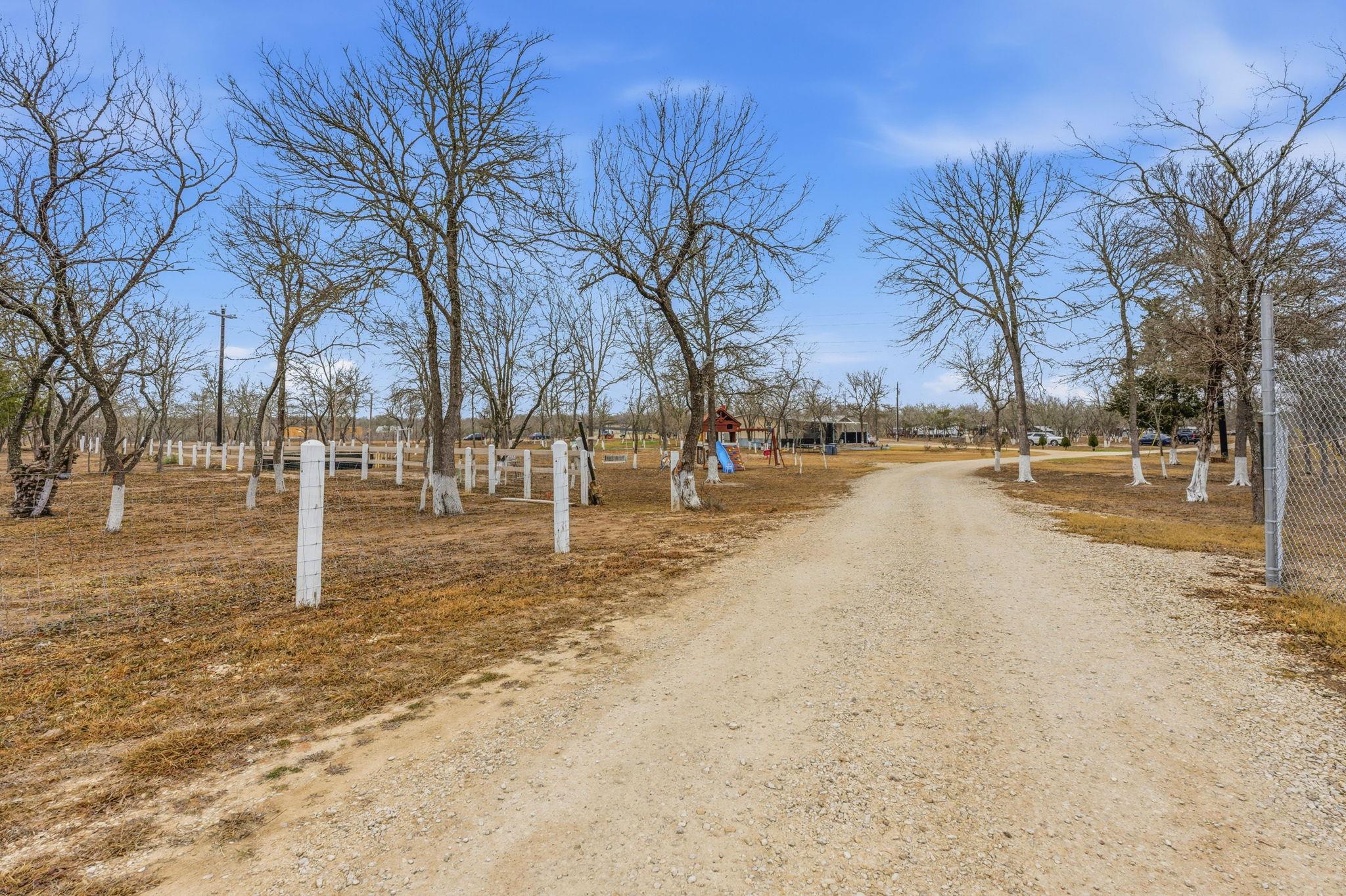 1278 Fm 812 Rd Property Photo 6