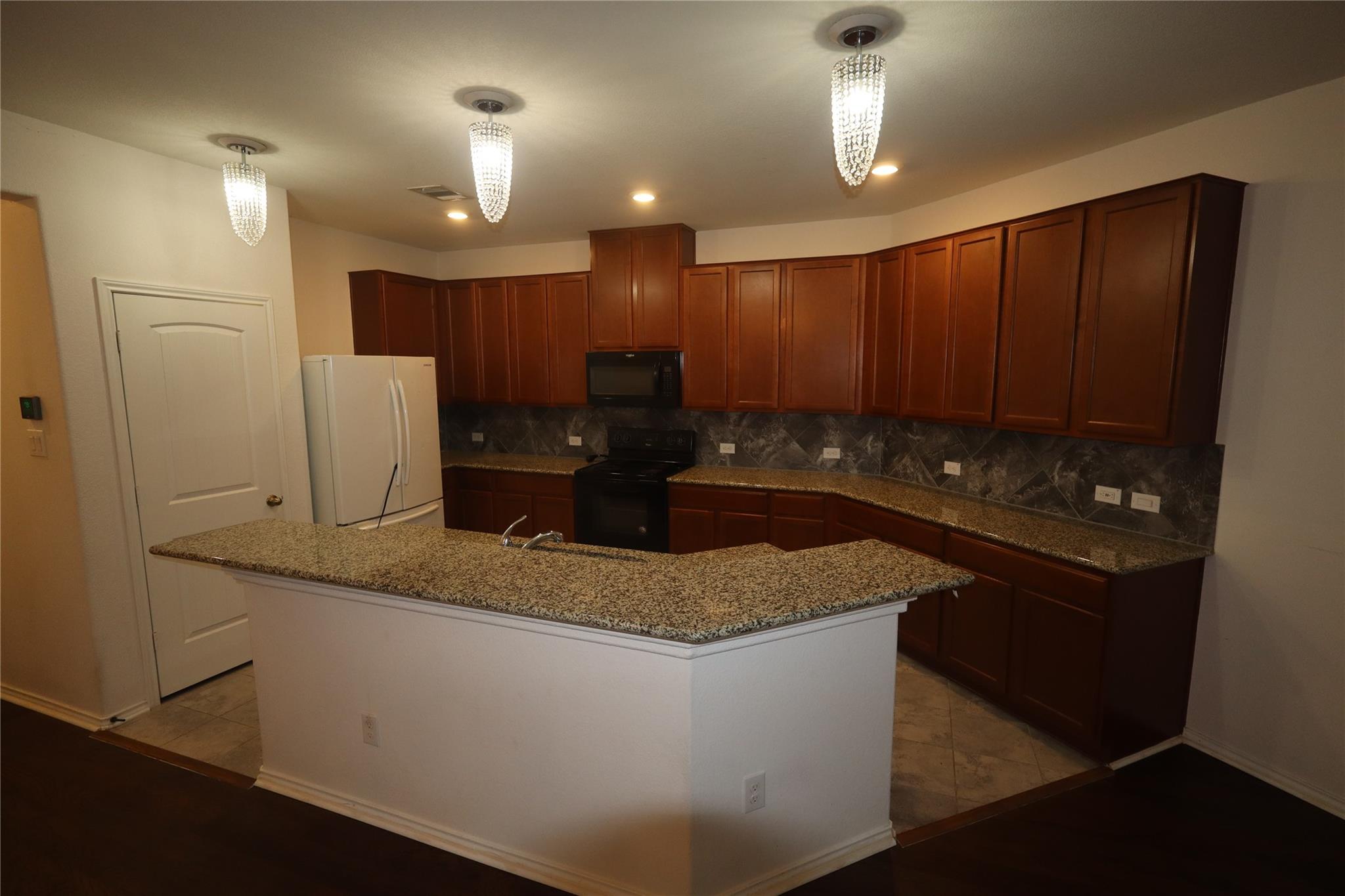 17009 Gibbons Path Property Photo 6