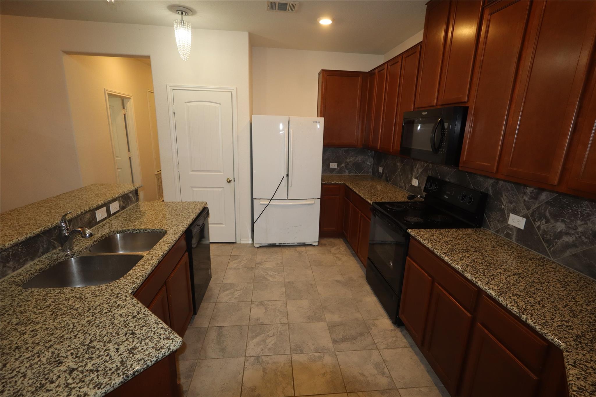 17009 Gibbons Path Property Photo 7