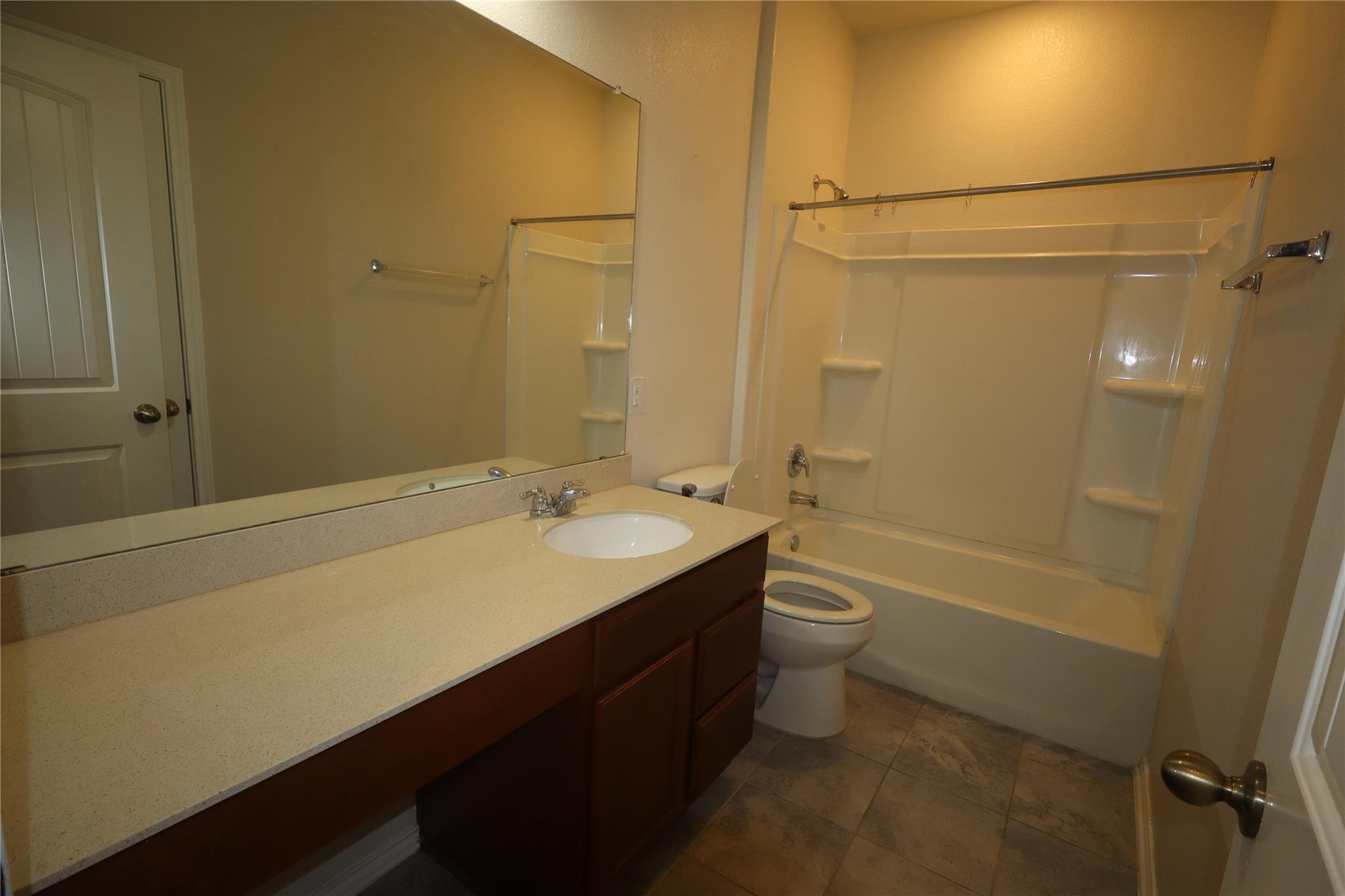 17009 Gibbons Path Property Photo 9