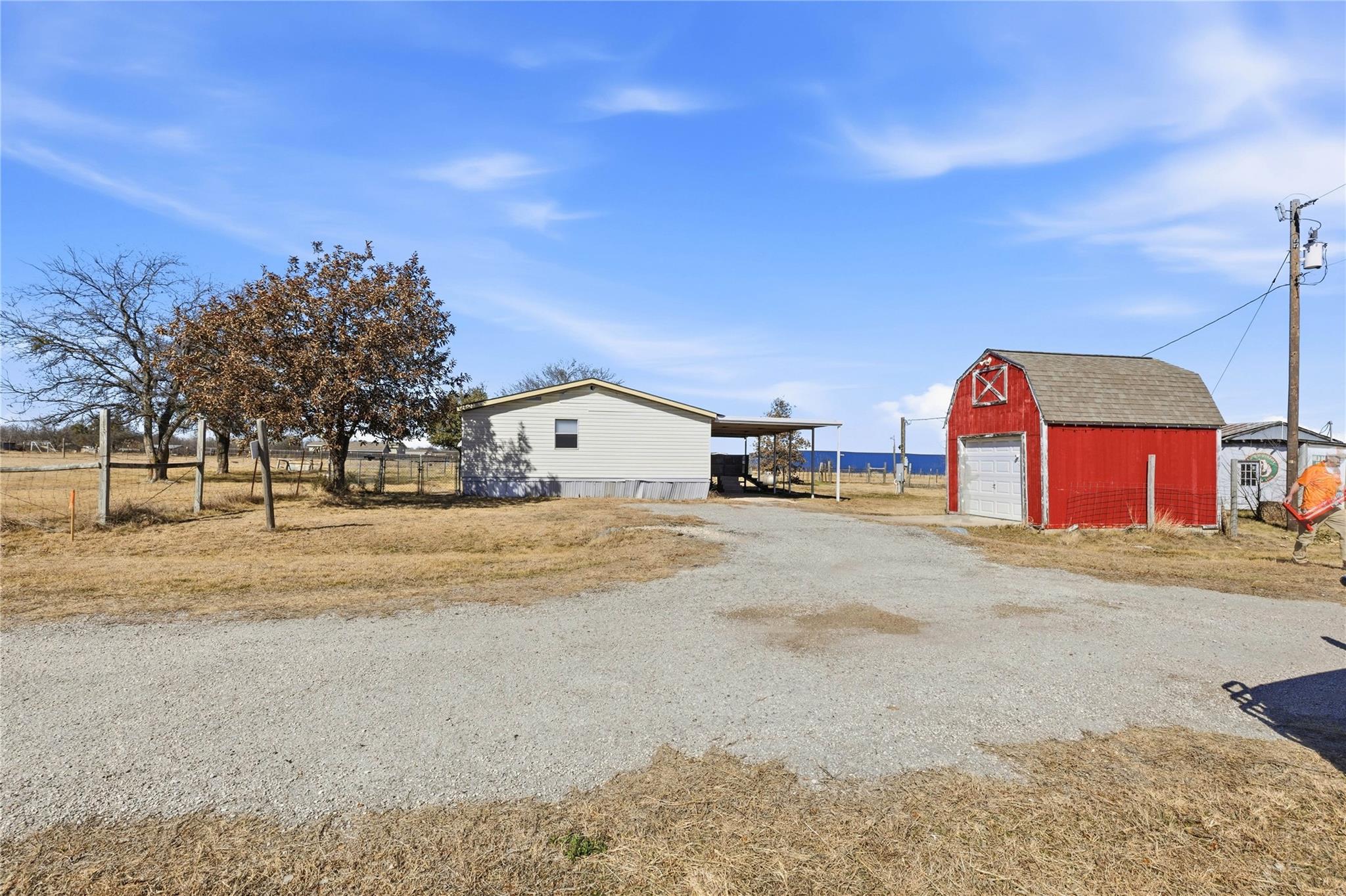 100 Prairie Dr Property Photo 1