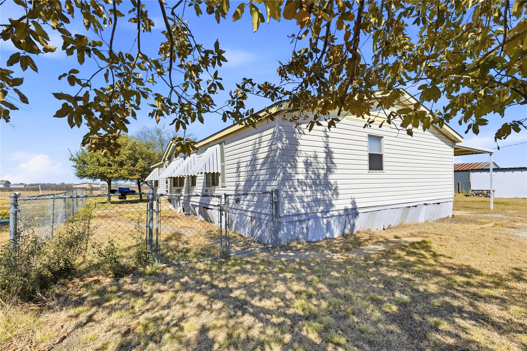 100 Prairie Dr Property Photo 2