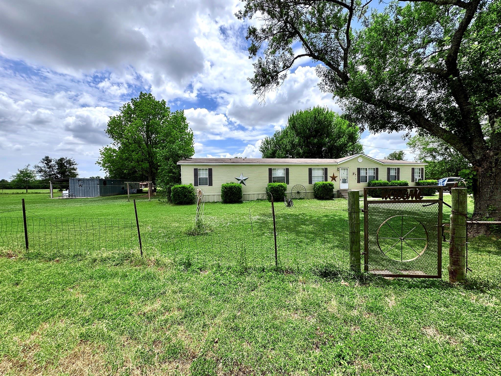 2303 Webberwood Dr Property Photo 4