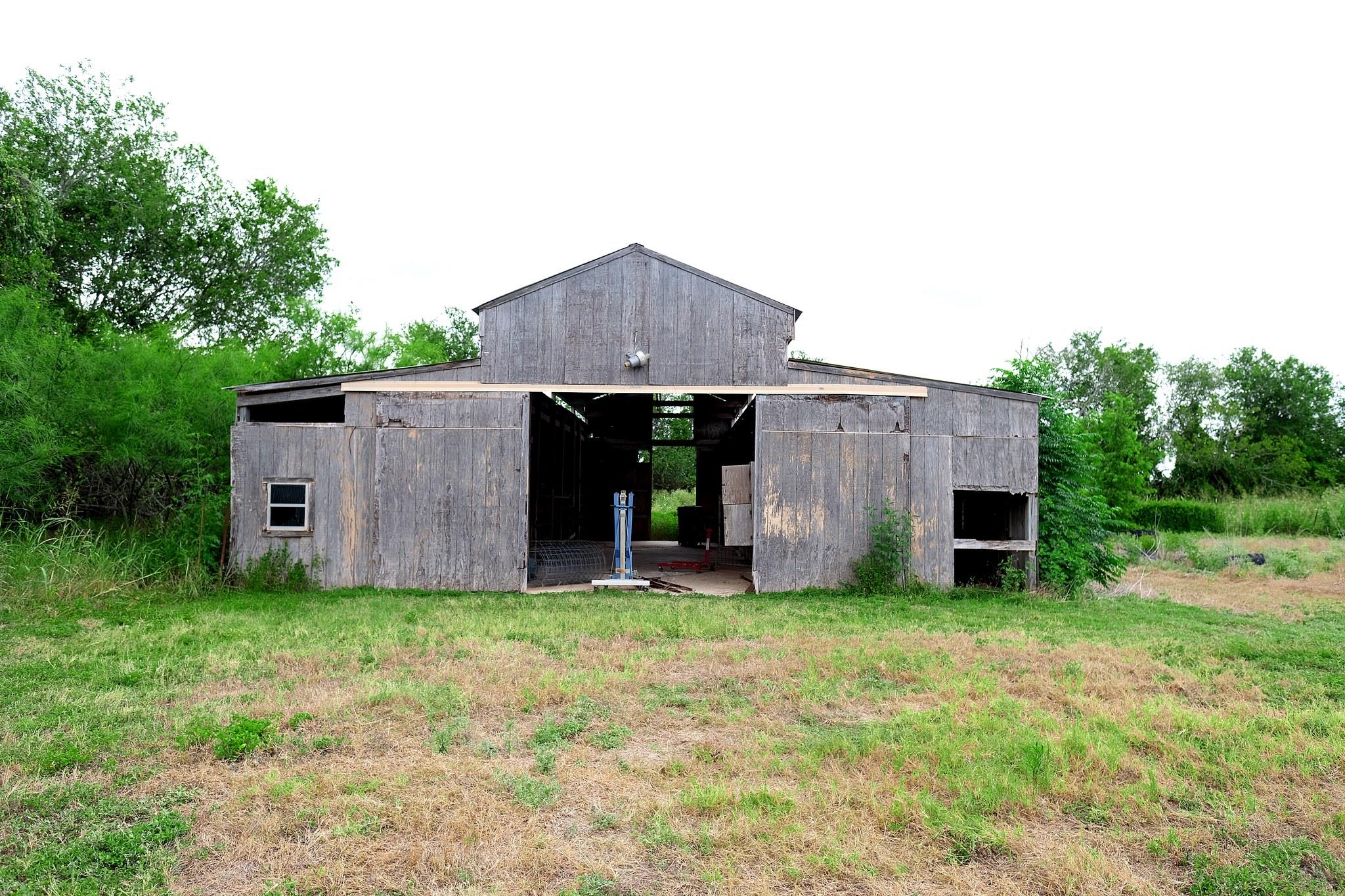 2303 Webberwood Dr Property Photo 5