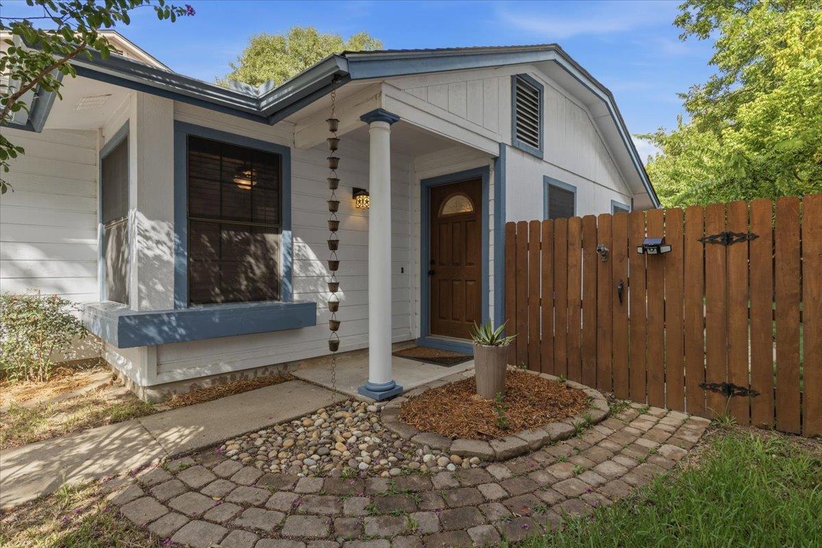12914 Steeple Chase Dr Property Photo 2