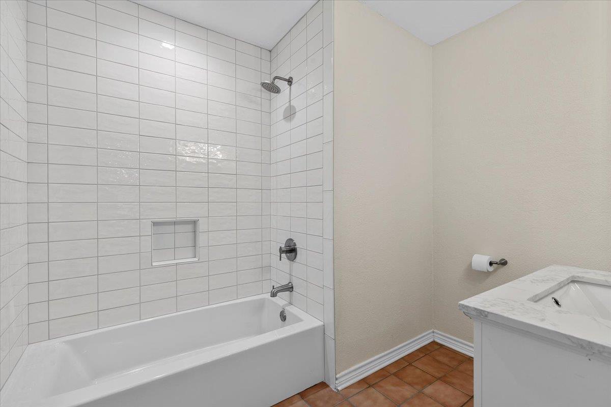 12914 Steeple Chase Dr Property Photo 23