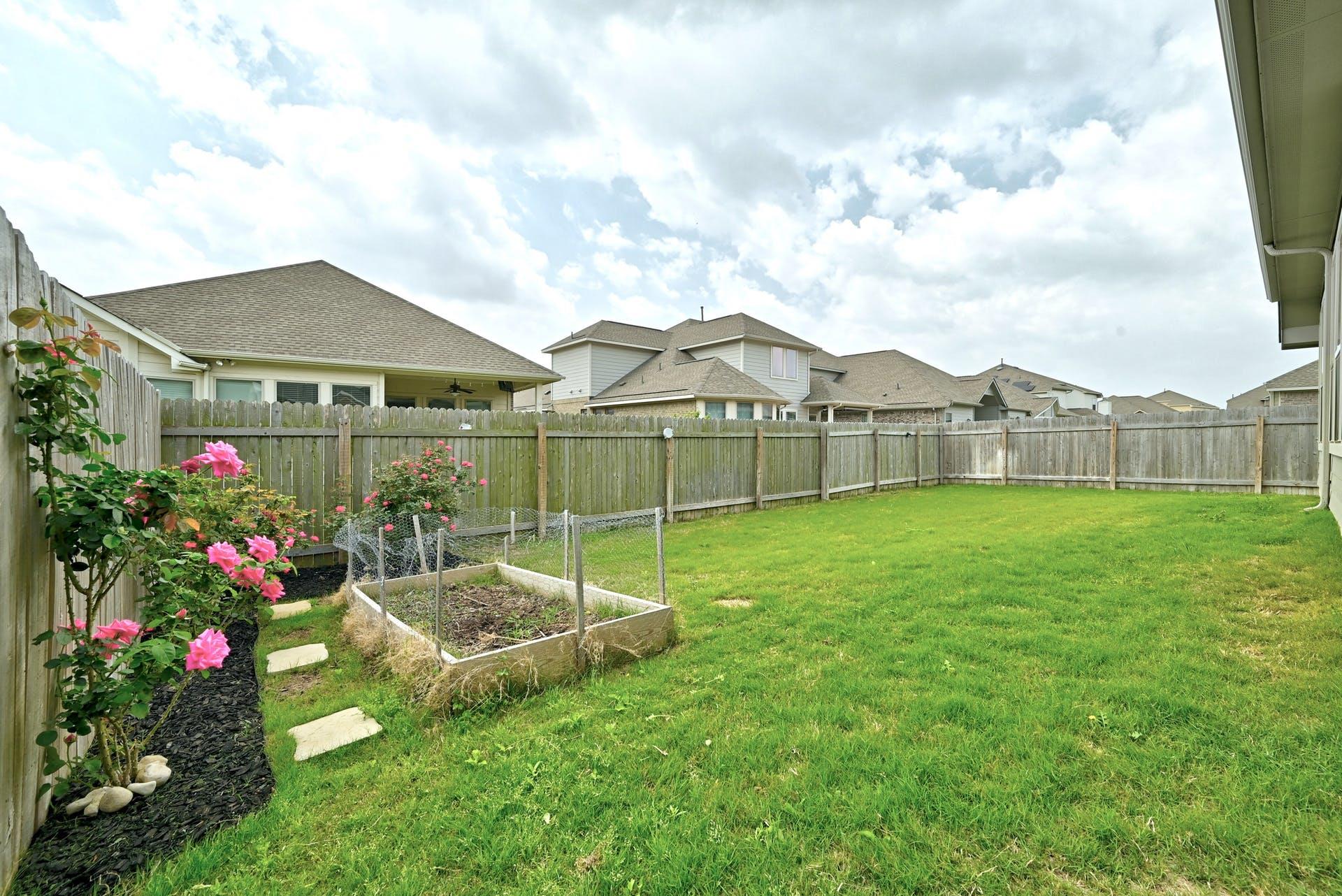 3717 Fieldfare Dr Property Photo 28
