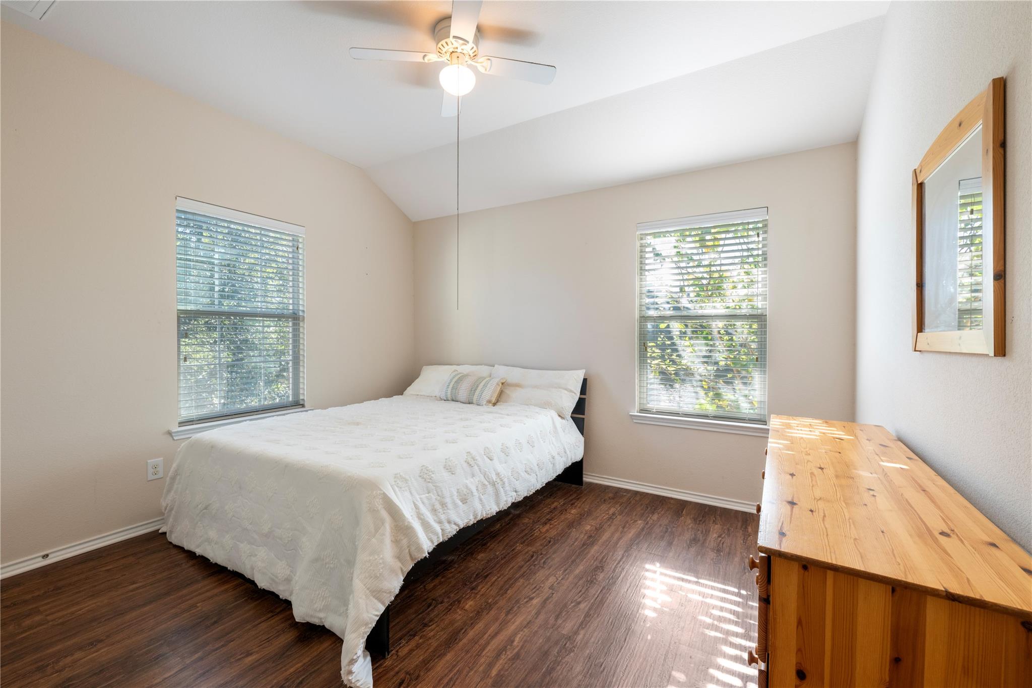 708 Marc Taylor Dr Property Photo 4