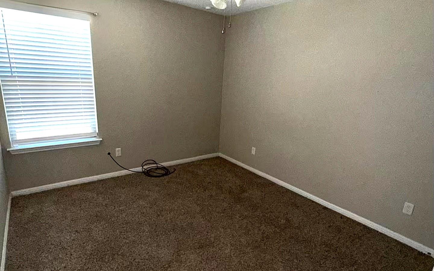 655 Oak Ln Property Photo 9