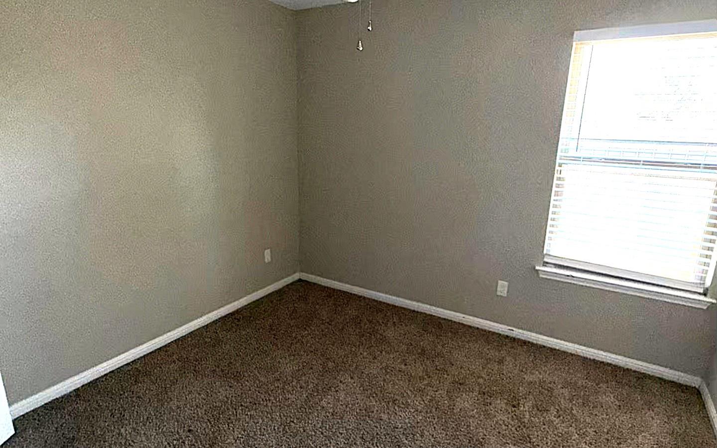 655 Oak Ln Property Photo 10