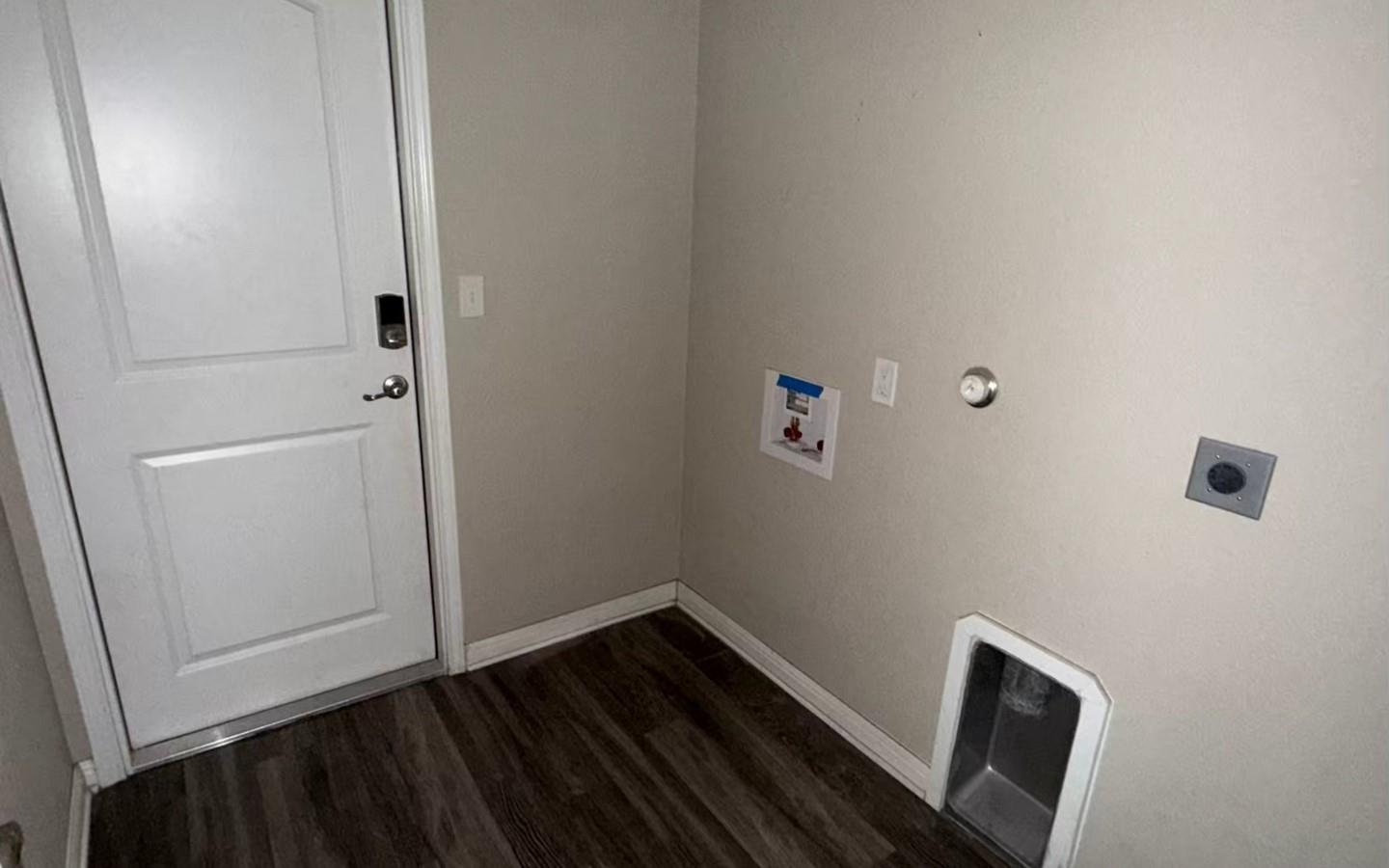 655 Oak Ln Property Photo 13