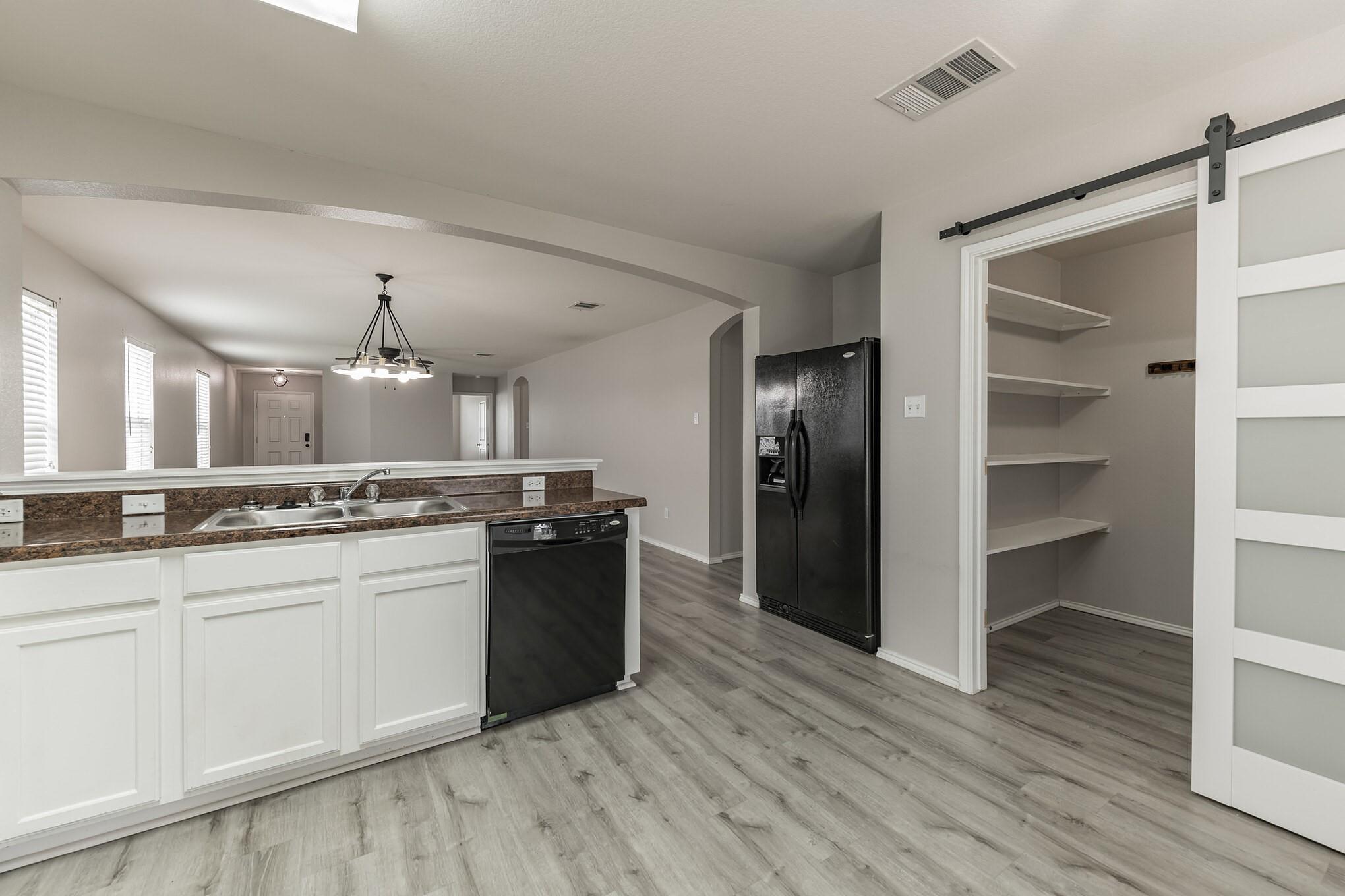 105 Pullman Place Blvd Property Photo 12