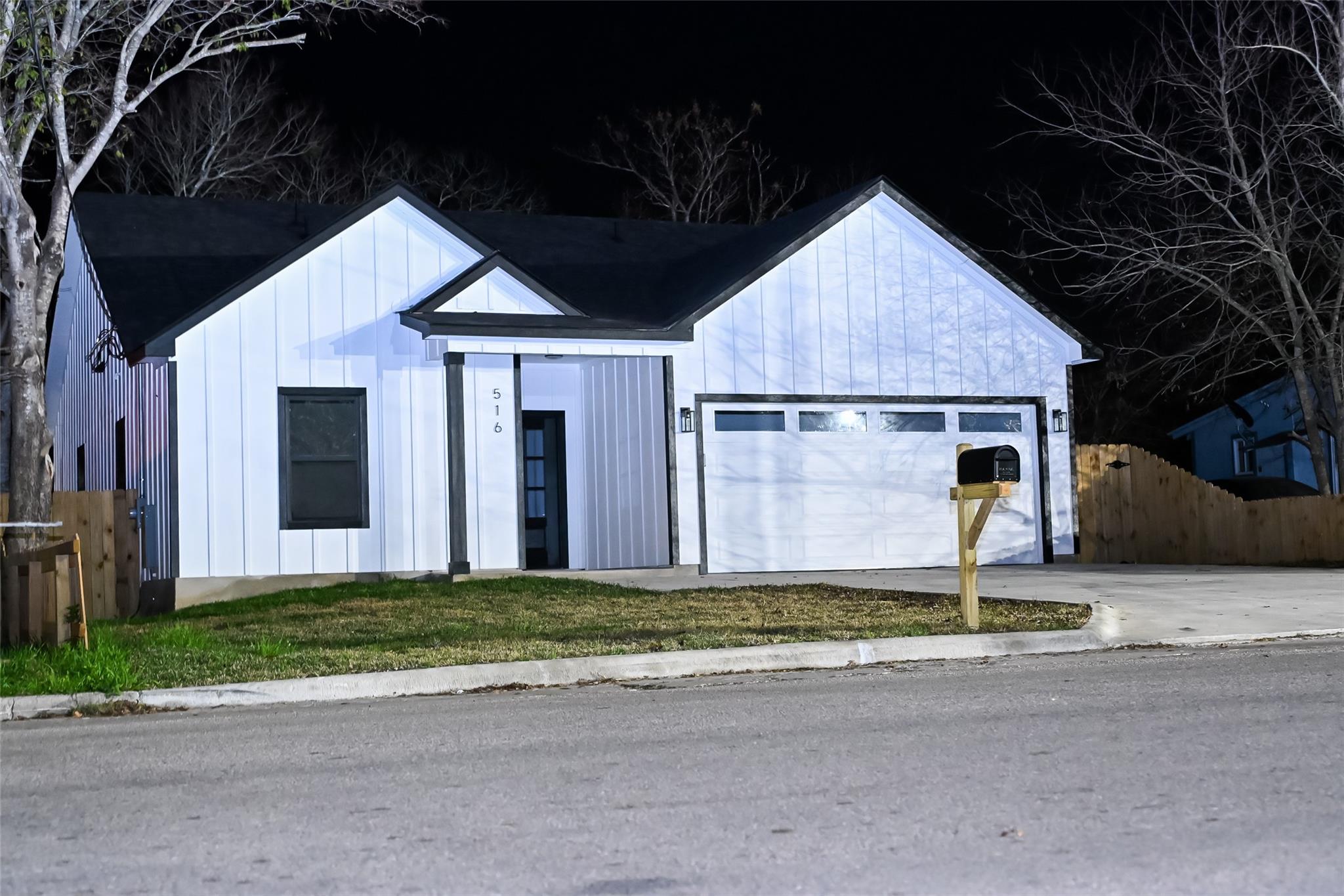 516 N Hackberry Ave Property Photo 36