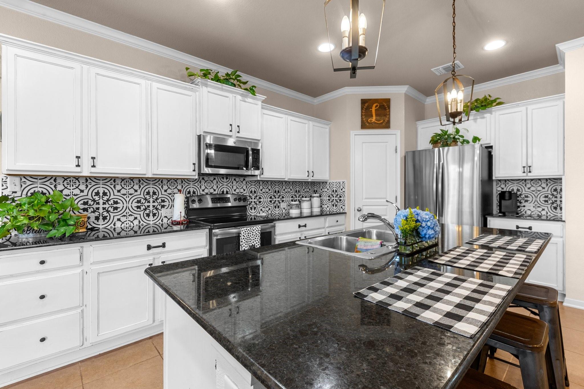10210 Alamosa Ln Property Photo 8