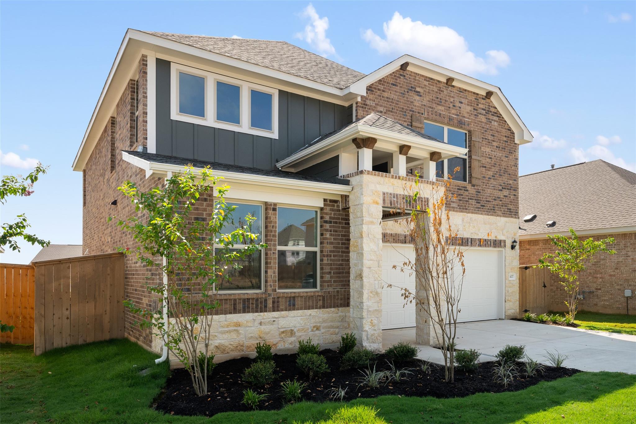107 Holzinger Bnd Property Photo 1