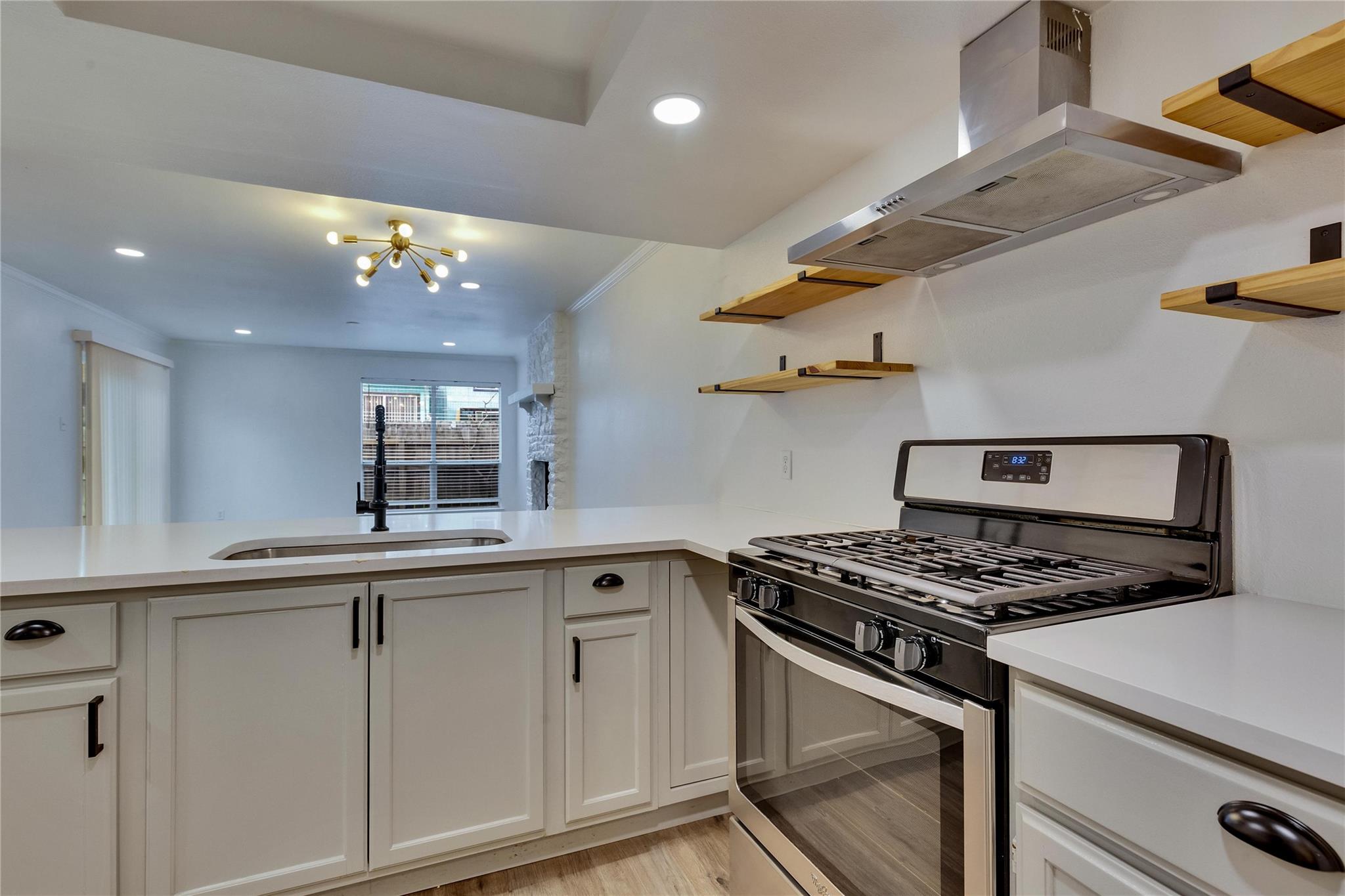 6910 Lovely Ln Property Photo 6