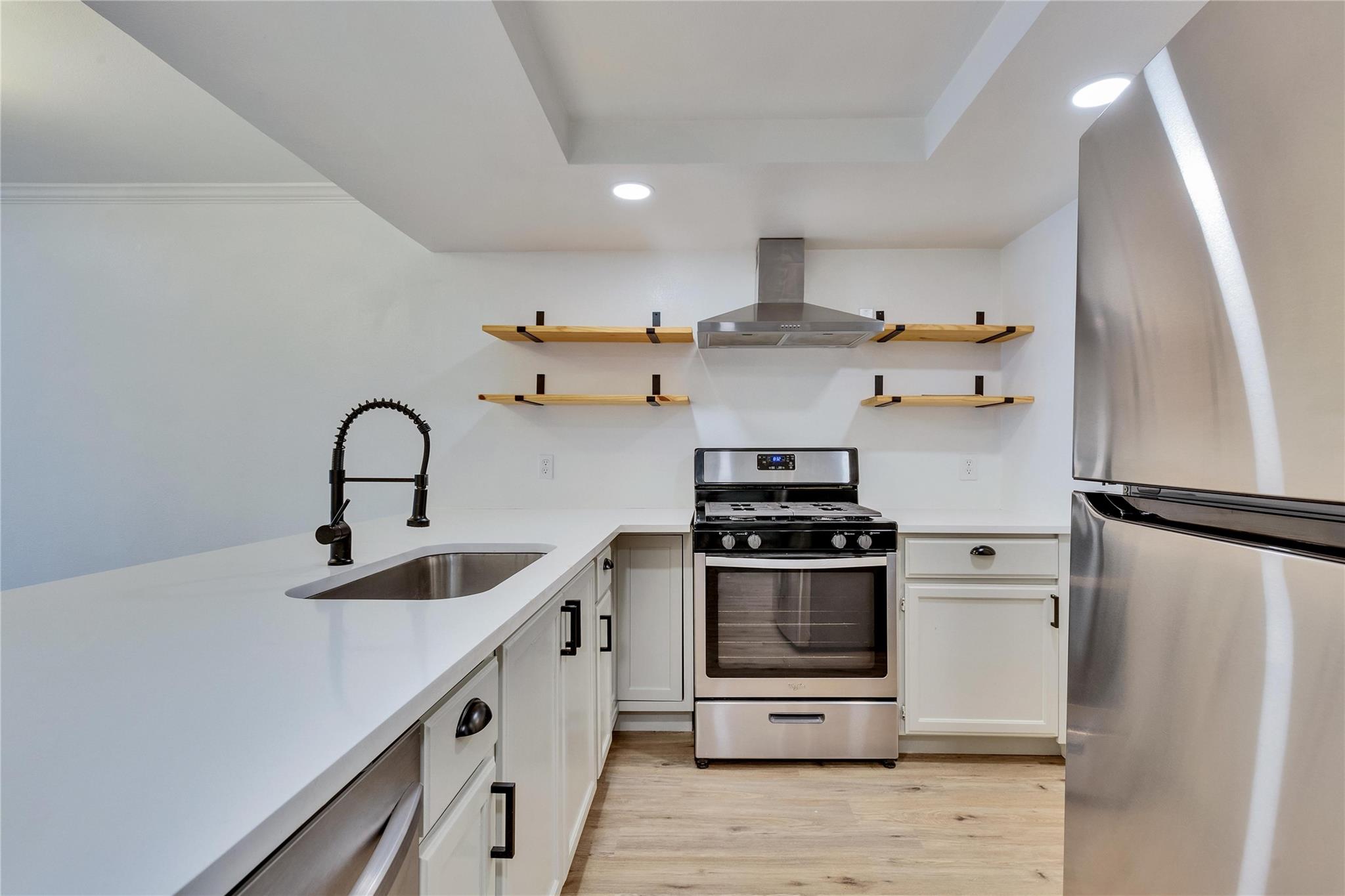 6910 Lovely Ln Property Photo 7