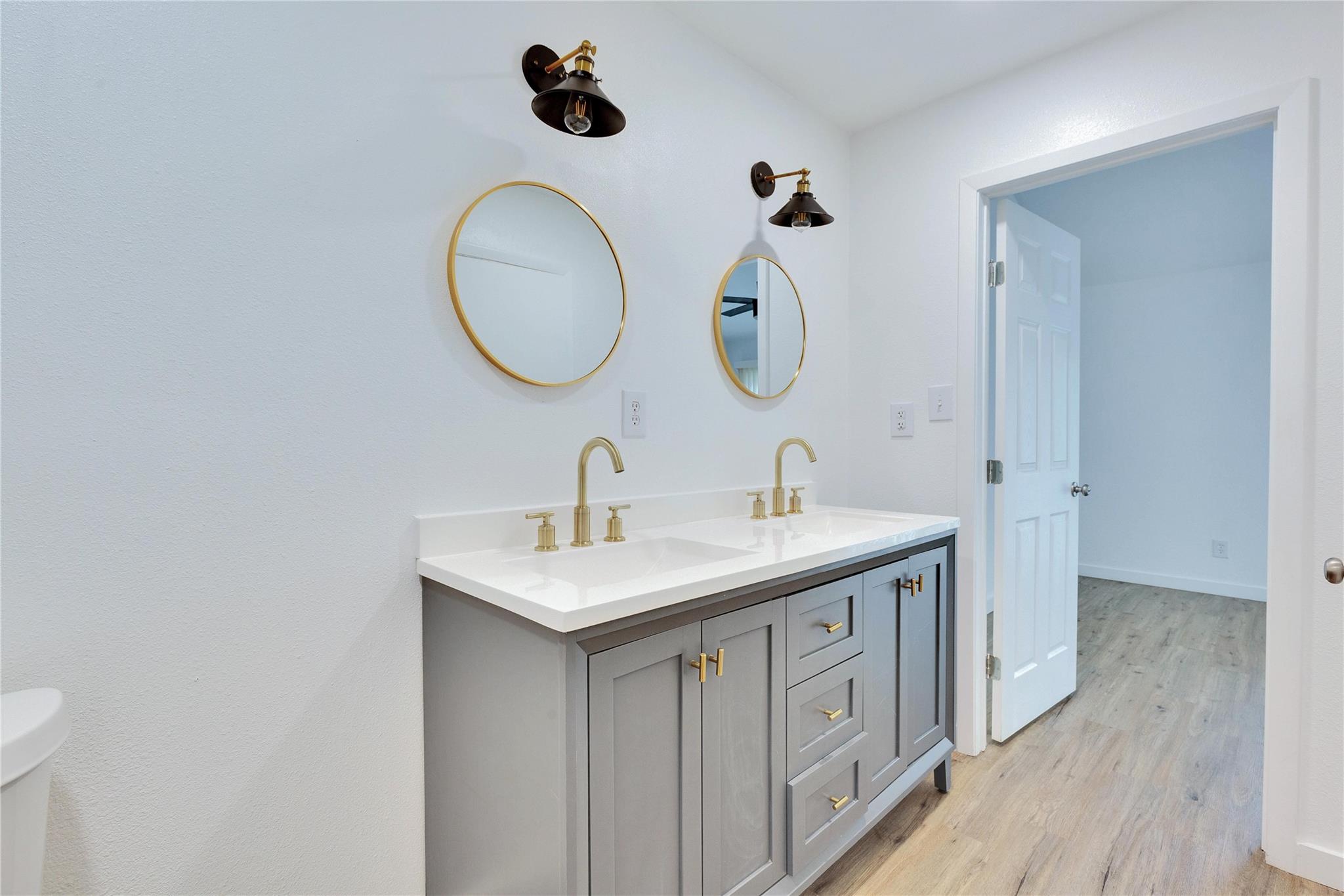 6910 Lovely Ln Property Photo 12