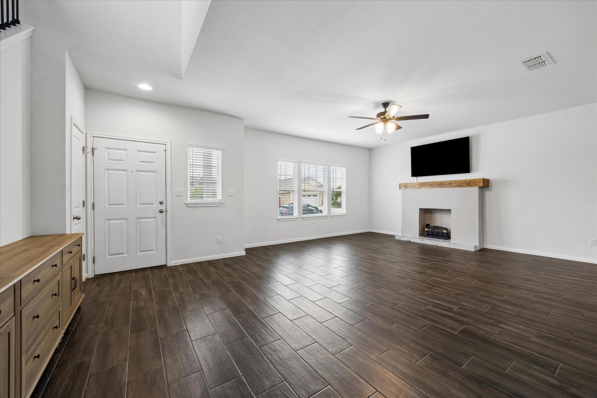 145 Horsemint Way Property Photo 2