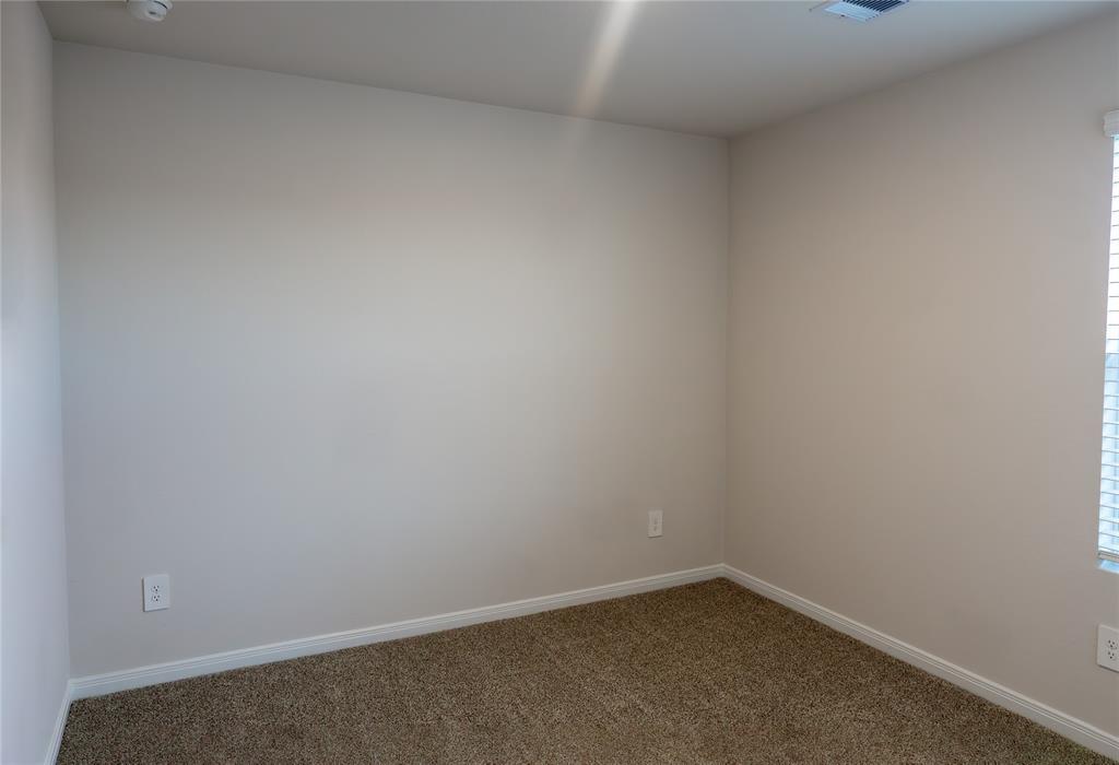 401 Abbey Ln Property Photo 14