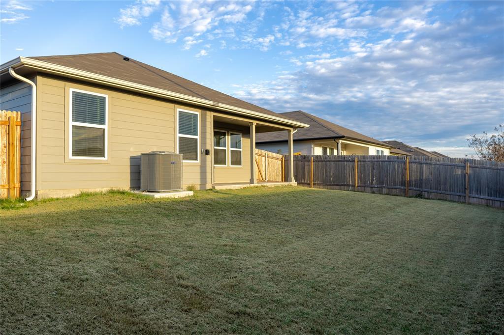 401 Abbey Ln Property Photo 18