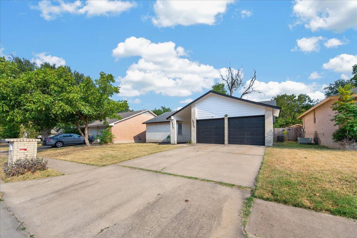10215 Missel Thrush Dr Property Photo 4