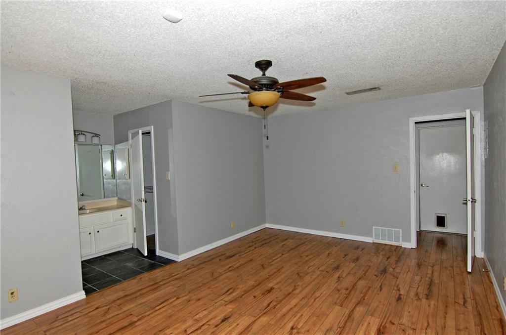 10215 Missel Thrush Dr Property Photo 13