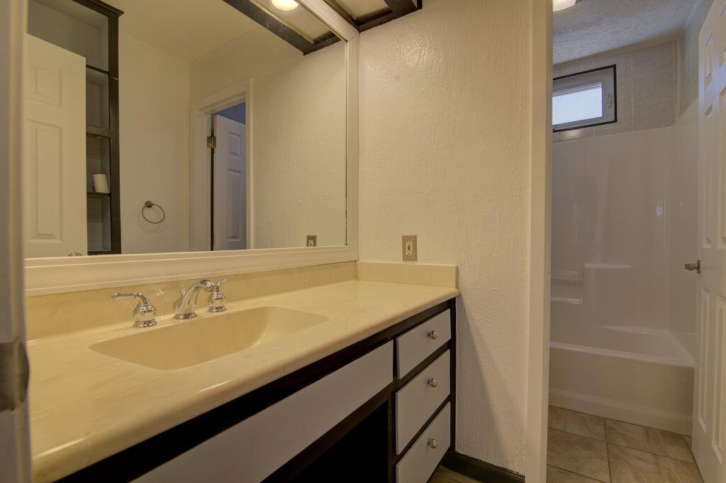 1807 Briar Hill Dr #a Property Photo 23