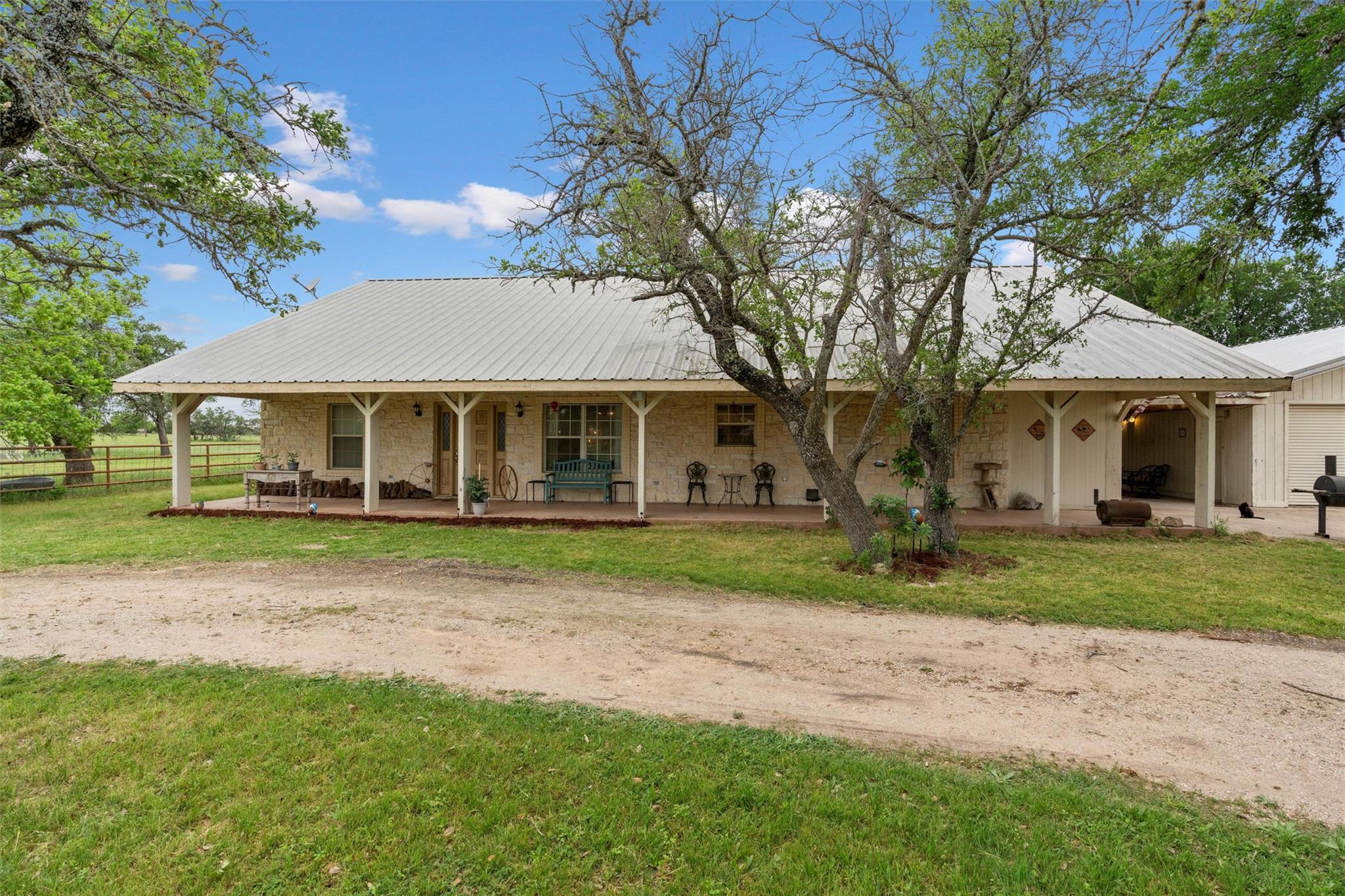 1000 County Road 215 Property Photo