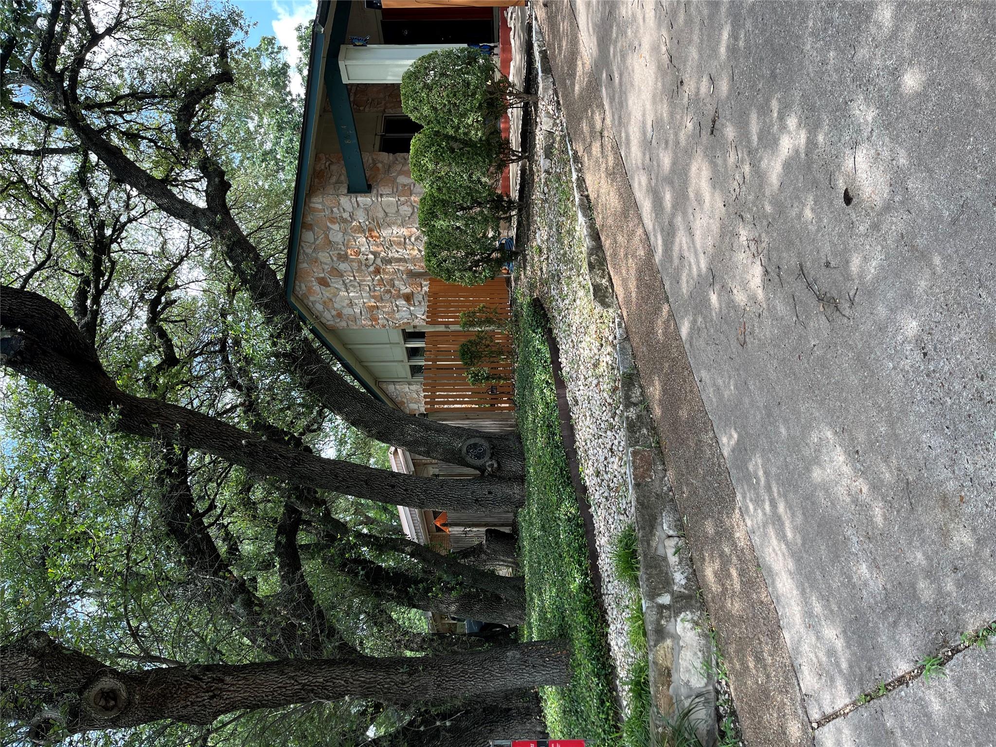 8604 Furness Dr Property Photo 2