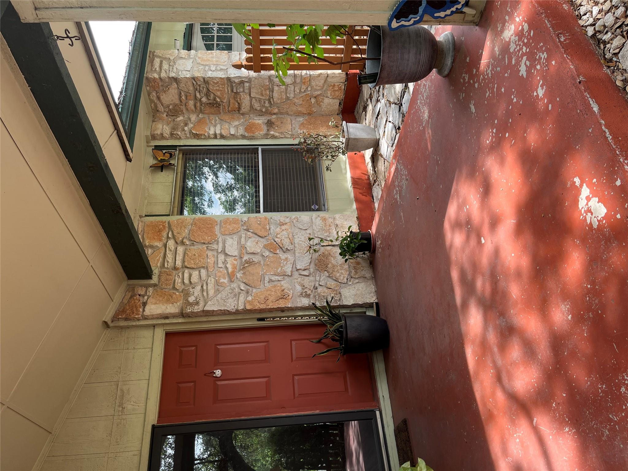 8604 Furness Dr Property Photo 3