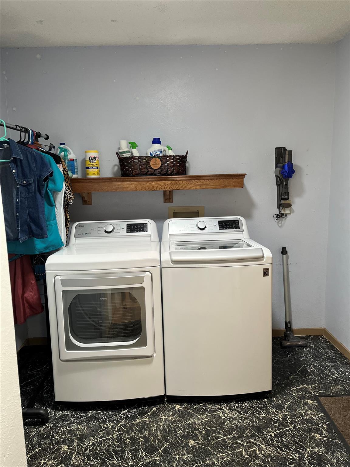 8604 Furness Dr Property Photo 13